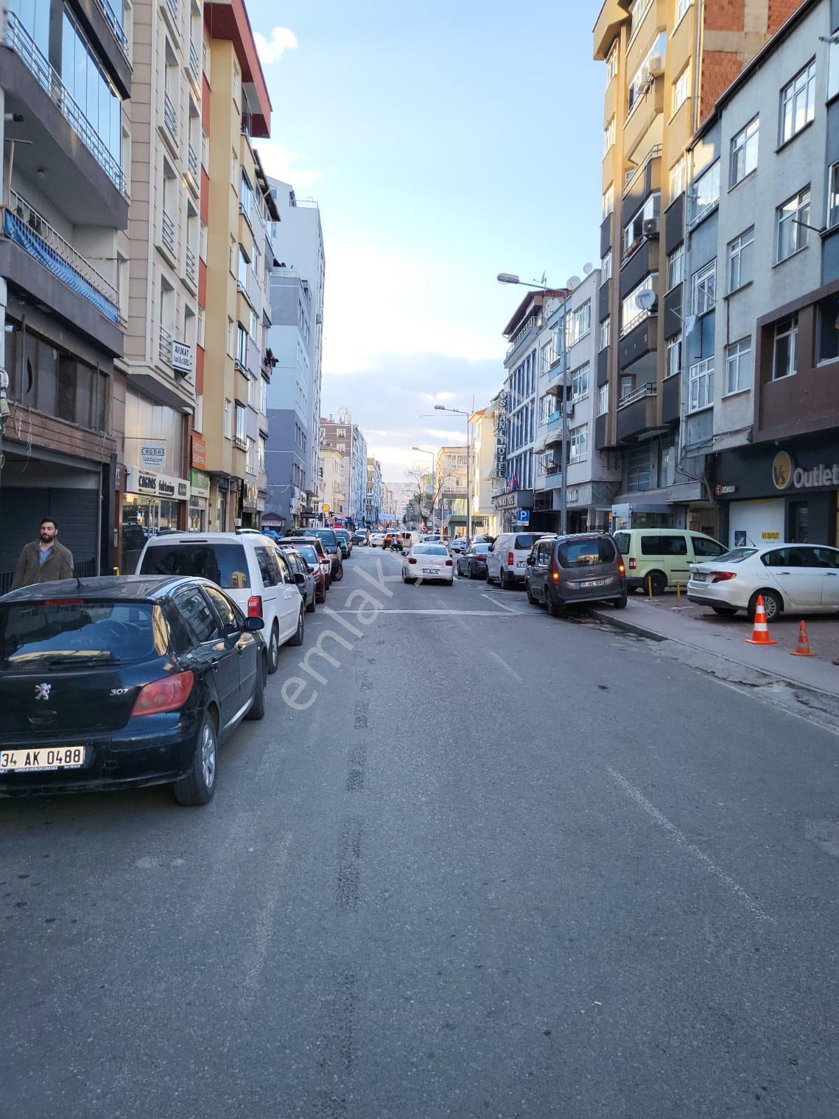 İstasyon Mahallesinde İci Temiz Satılık Daire - Görsel 3