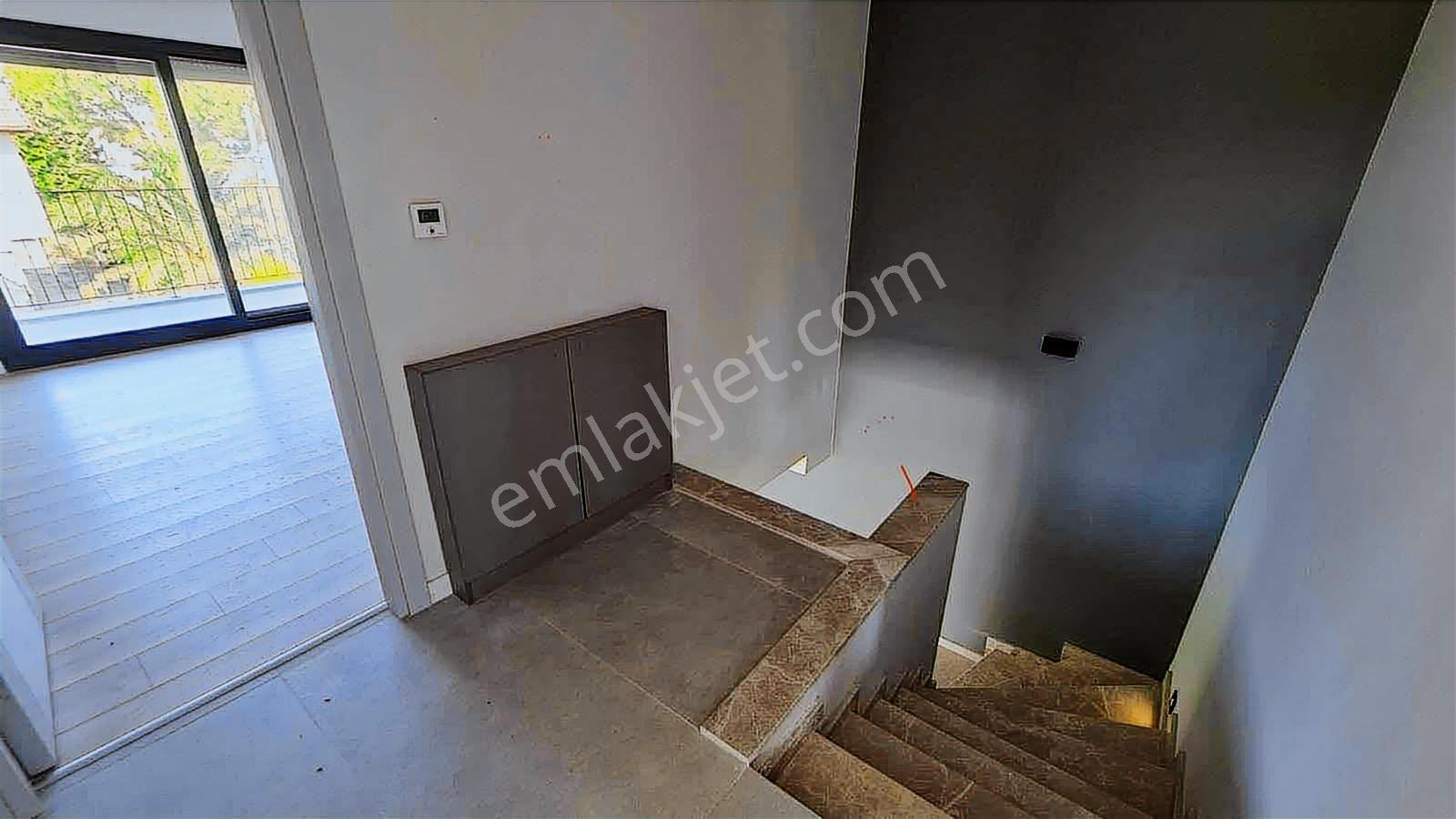 Çeşme Ilıca Satılık Müstakil 4+1 Özel Havuzlu Villa - Görsel 26