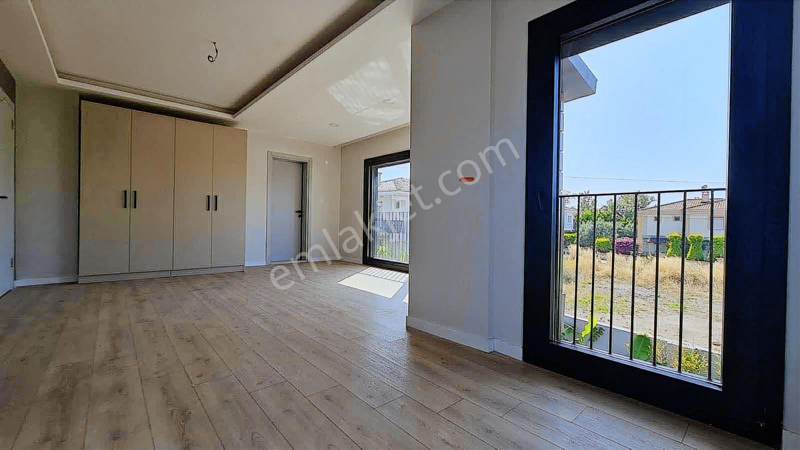 Çeşme Ilıca Satılık Müstakil 4+1 Özel Havuzlu Villa - Görsel 2