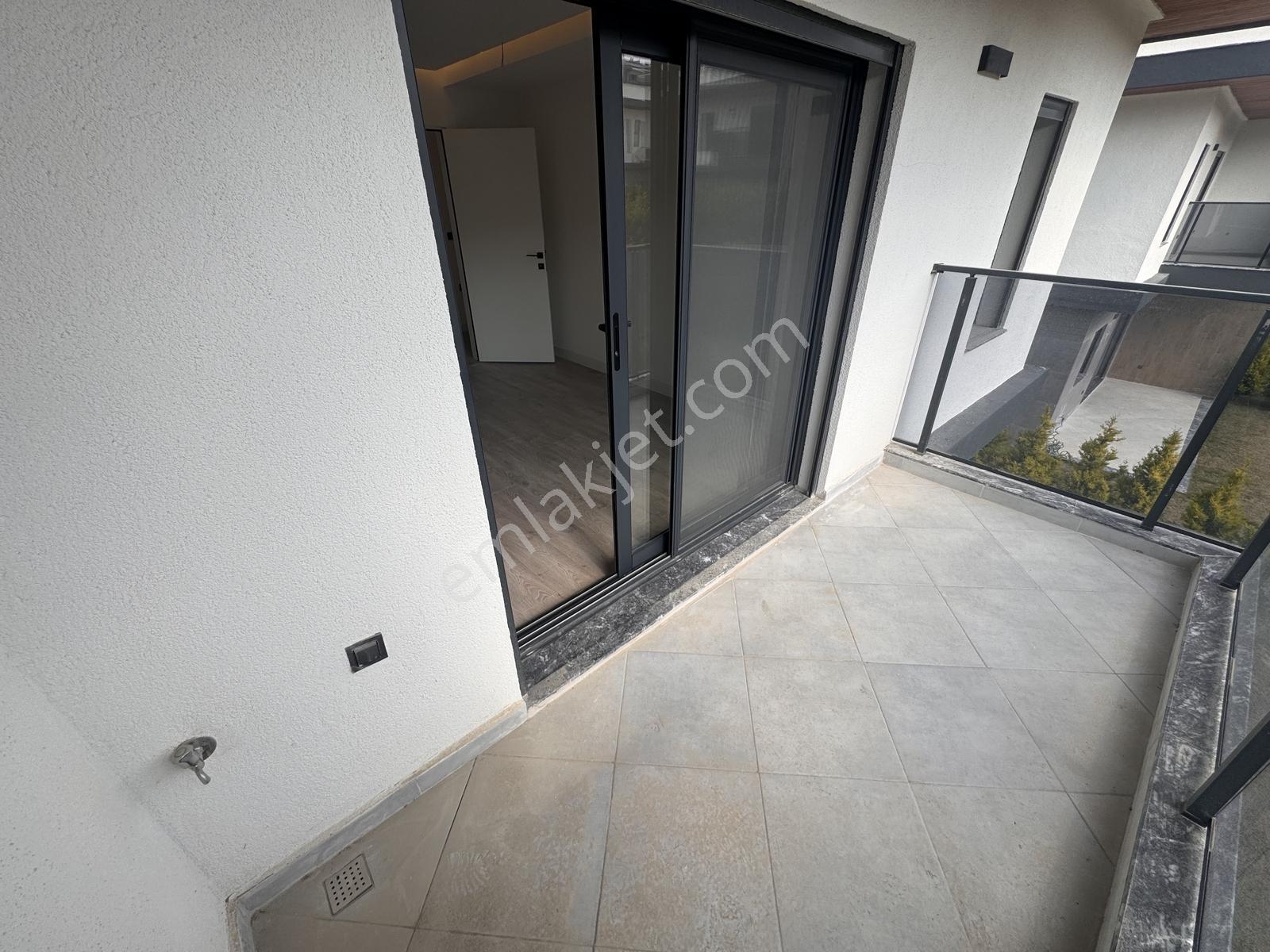 Kuşadası Avm Bölgesinde Satılık 3+1 Sıfır Satılık Villa - Görsel 20