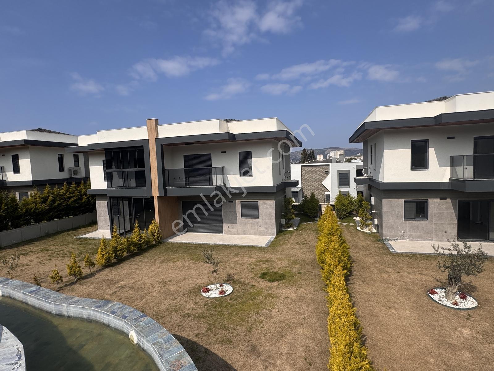 Kuşadası Avm Bölgesinde Satılık 3+1 Sıfır Satılık Villa - Görsel 26