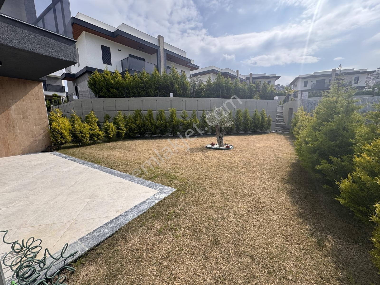 Kuşadası Avm Bölgesinde Satılık 3+1 Sıfır Satılık Villa - Görsel 18