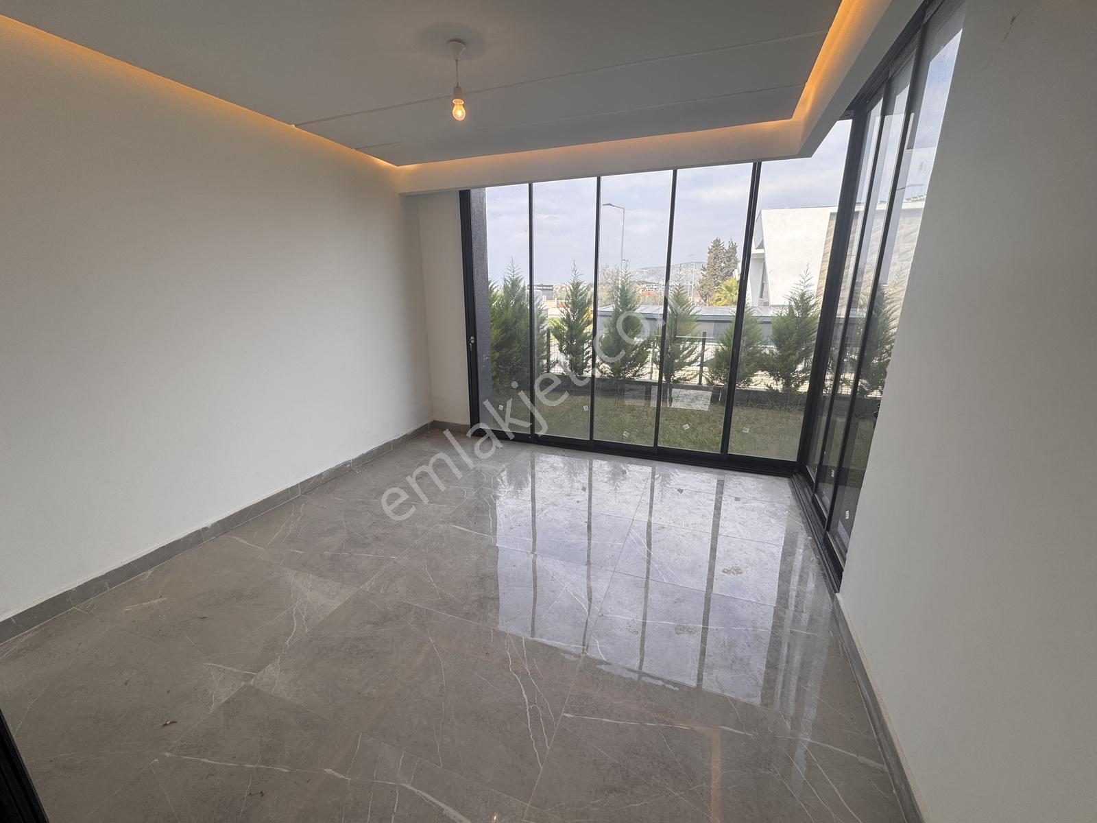 Kuşadası Avm Bölgesinde Satılık 3+1 Sıfır Satılık Villa - Görsel 33