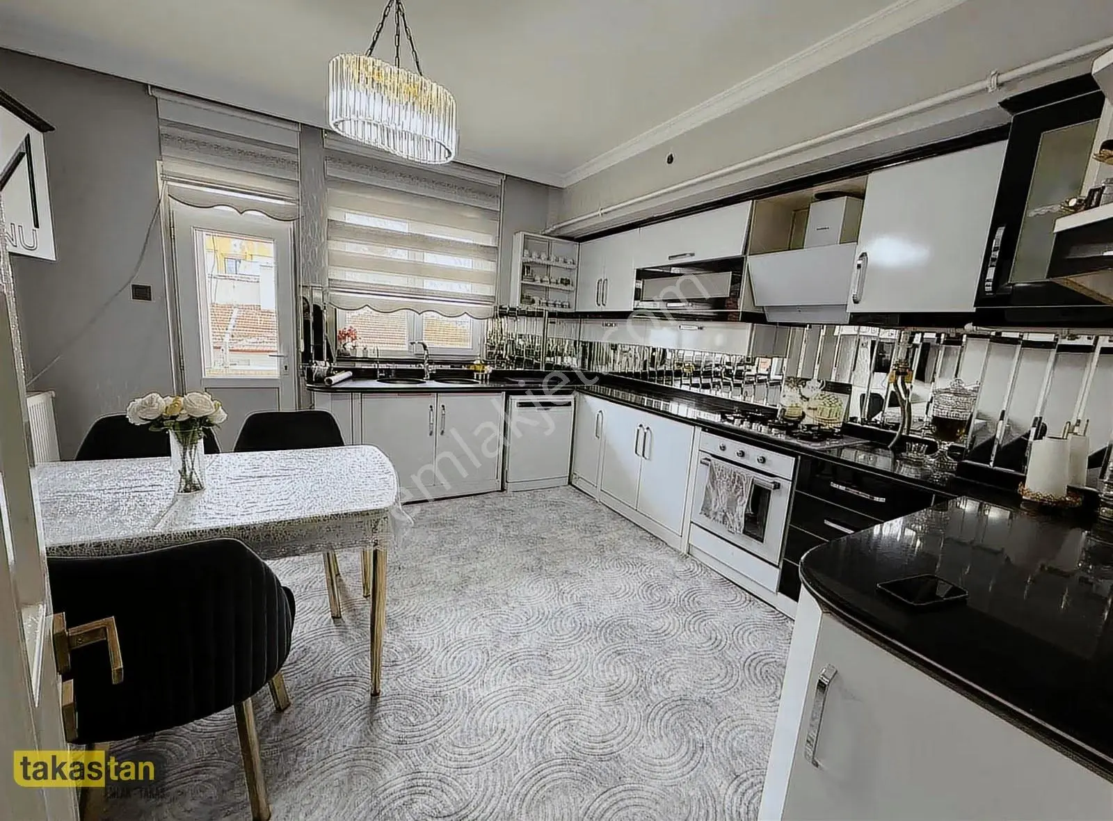 Pancarlı Mahallesinde Geniş 200 M² 3+1 Satılık Daire - Görsel 5