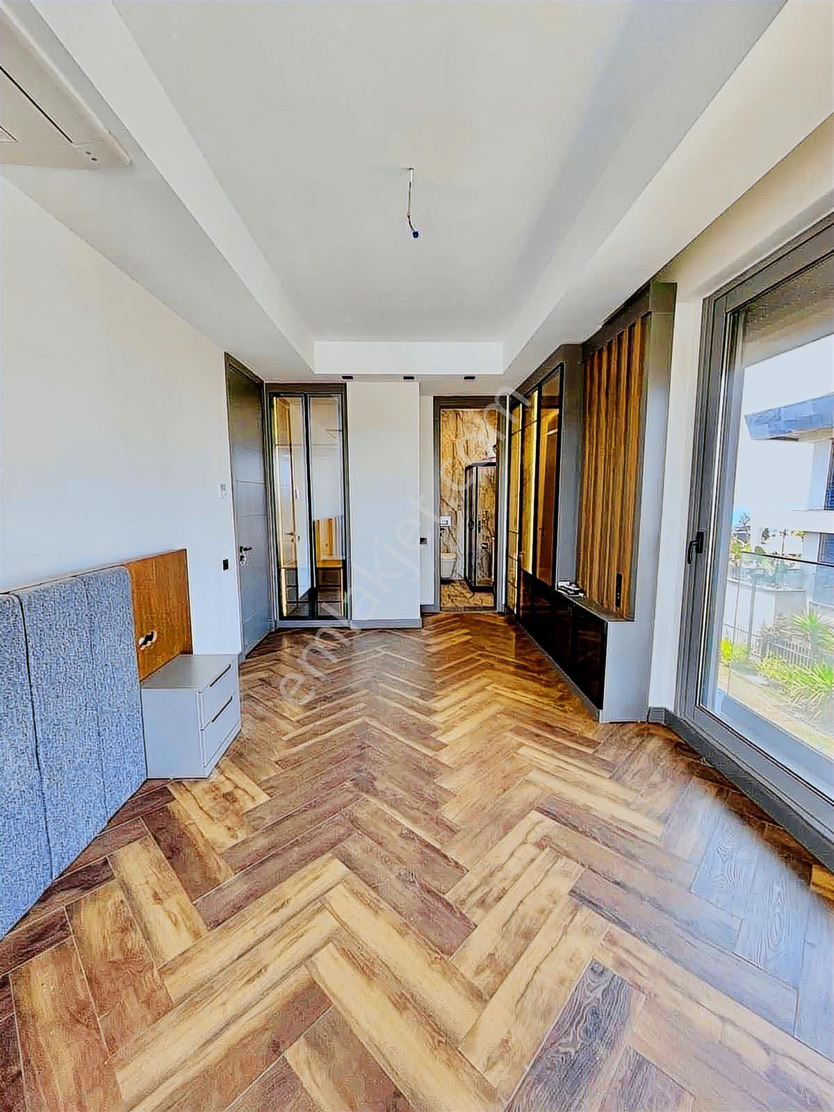 Çeşme Paşalimanında 5+1 Deniz Manzaralı, Havuzlu Satılık Villa - Görsel 12