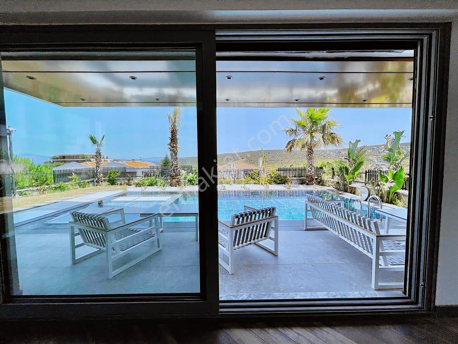 Çeşme Paşalimanında 5+1 Deniz Manzaralı, Havuzlu Satılık Villa - Görsel 22