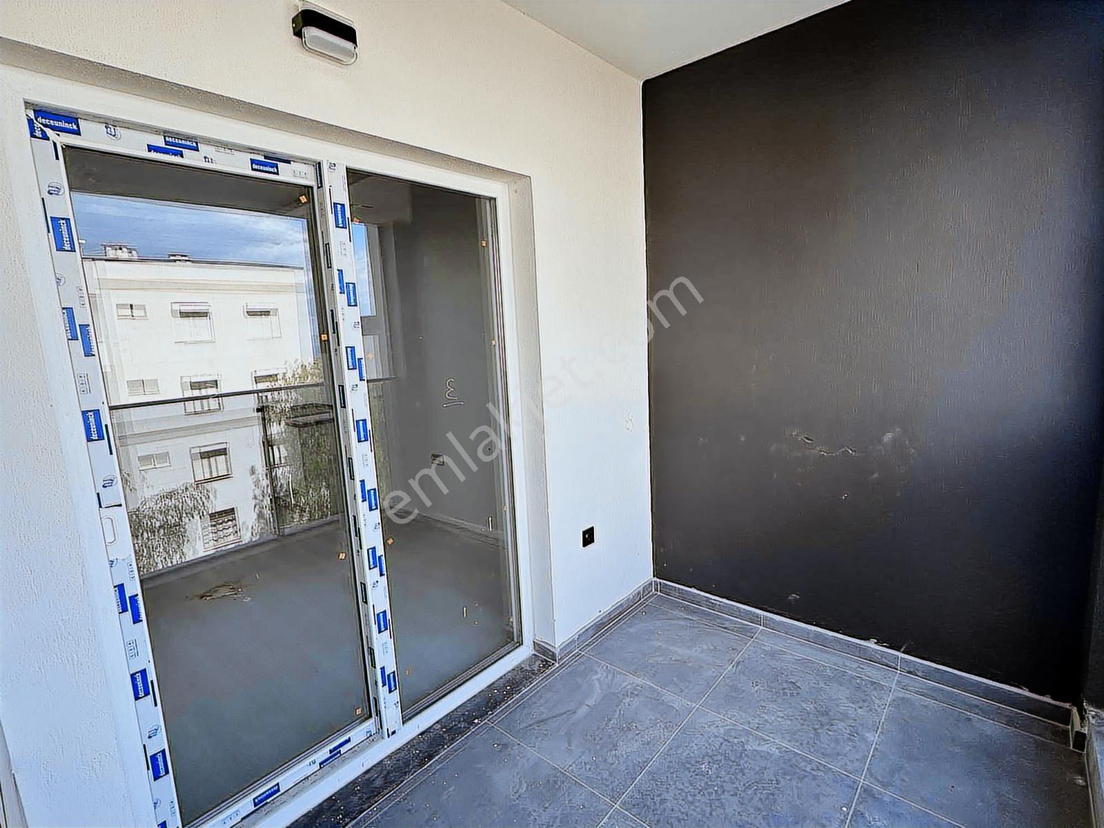 Kuşadası Kadınlar Denizinde Deniz Manzaralı 2+1 Daire - Görsel 15