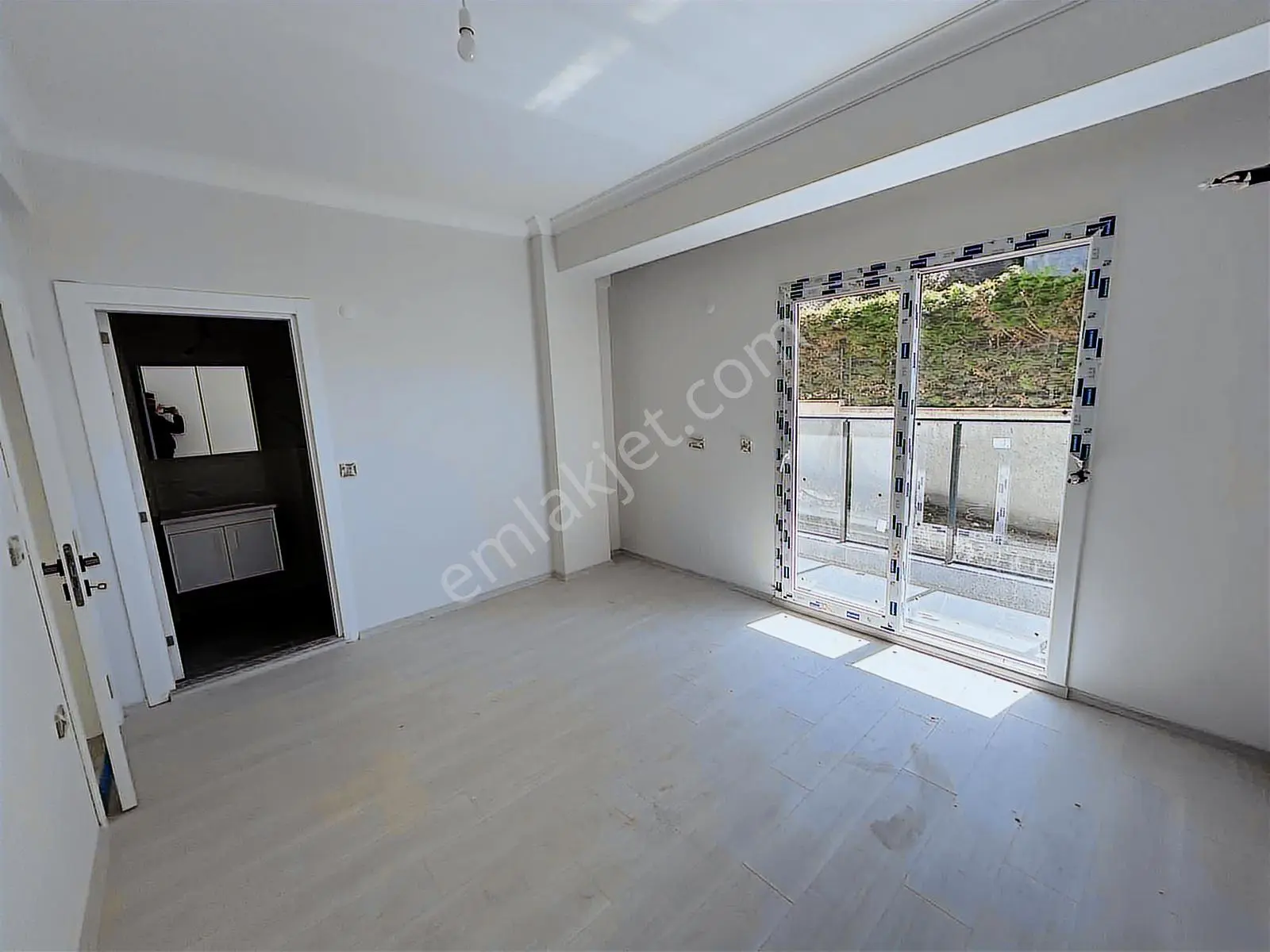 Kuşadası Kadınlar Denizinde Deniz Manzaralı 2+1 Daire - Görsel 22
