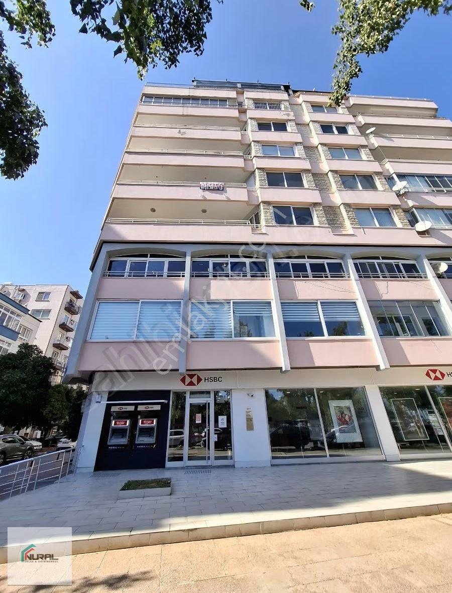 Deniz Manzaralı Sahilde Kiralık Ofis - Görsel 29