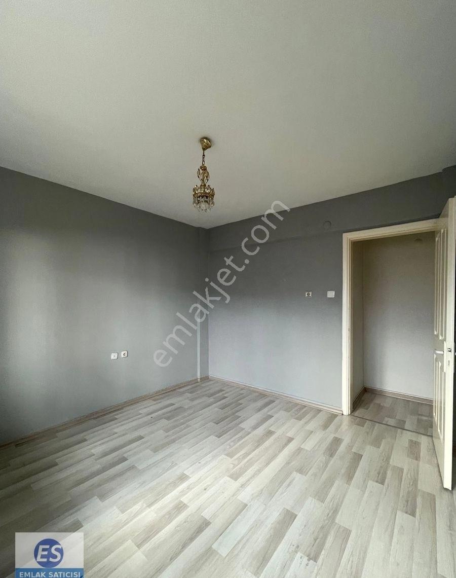 Çiğli De Kiralık 3+1 Doğalgazlı Ferah Daire - Görsel 12