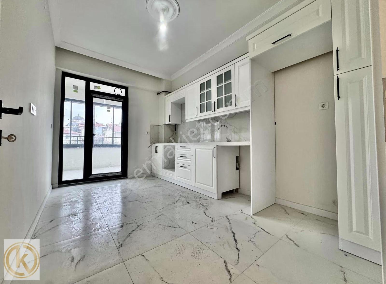 Kaymak Emlaktan Erenler'de 140m2 Garajlı Ara Kat Satlk Lüx Daire - Görsel 13