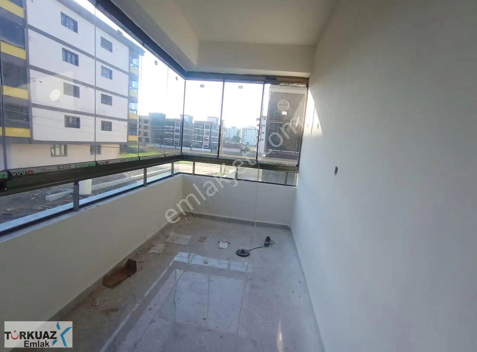 İki Bloklu Butik Sitede 1+1 Ara Kat Lüks Daire
