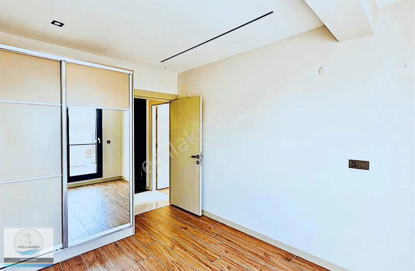 Butik Sitede 2+1 Lüks Villa | Geniş Bahçe | Merkezi Konum - Görsel 4