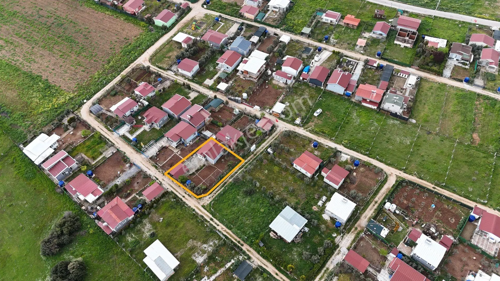 İzmir Menderes Çakaltepede Noterden Satışlı 400m2 Bahçeli Ev Prefabrik 2+1 - Görsel 4