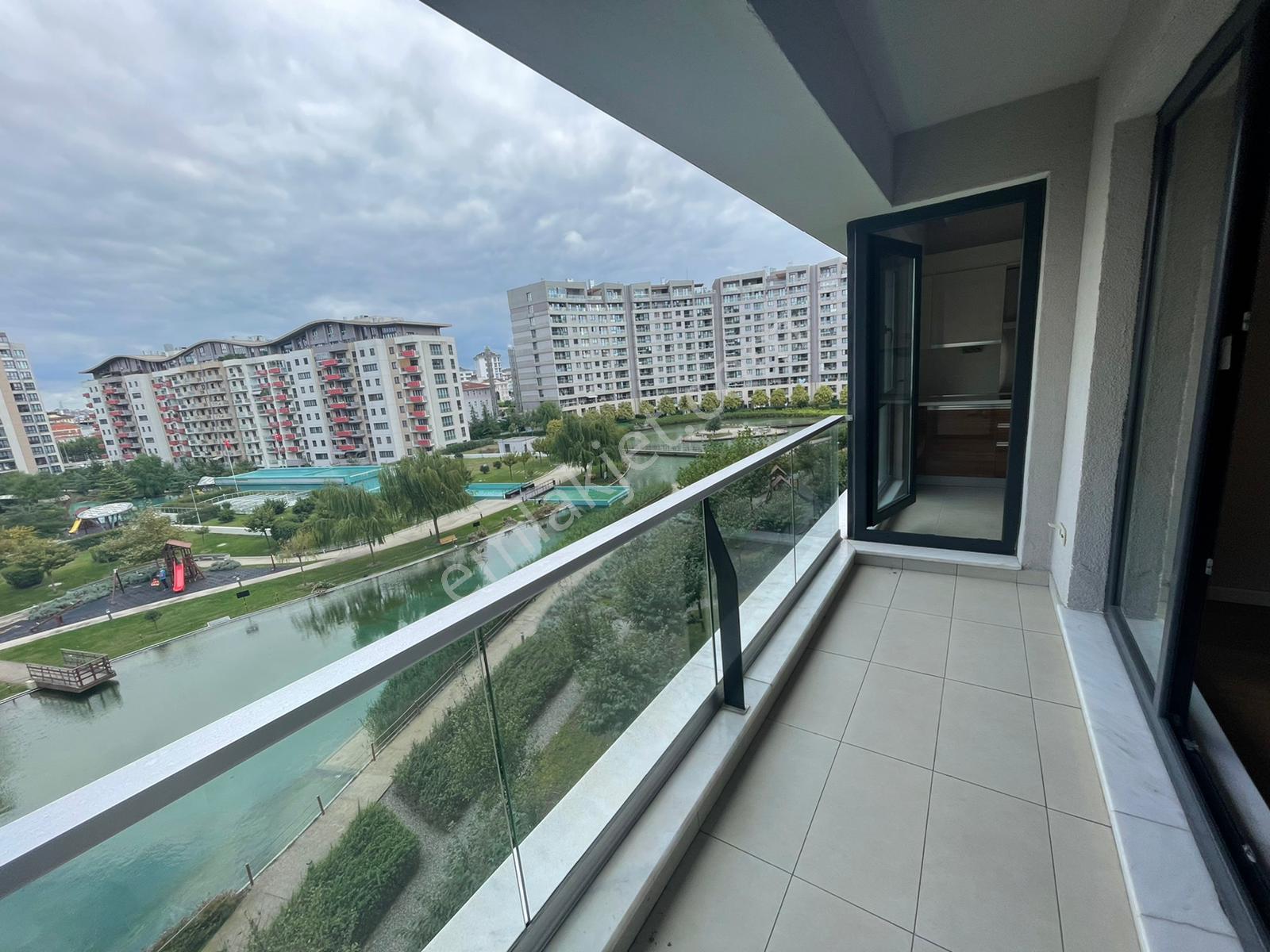 Seeworld Sinpaş Liva Turkuaz Dekorlu 3+1 148m2 Satılık - Görsel 3