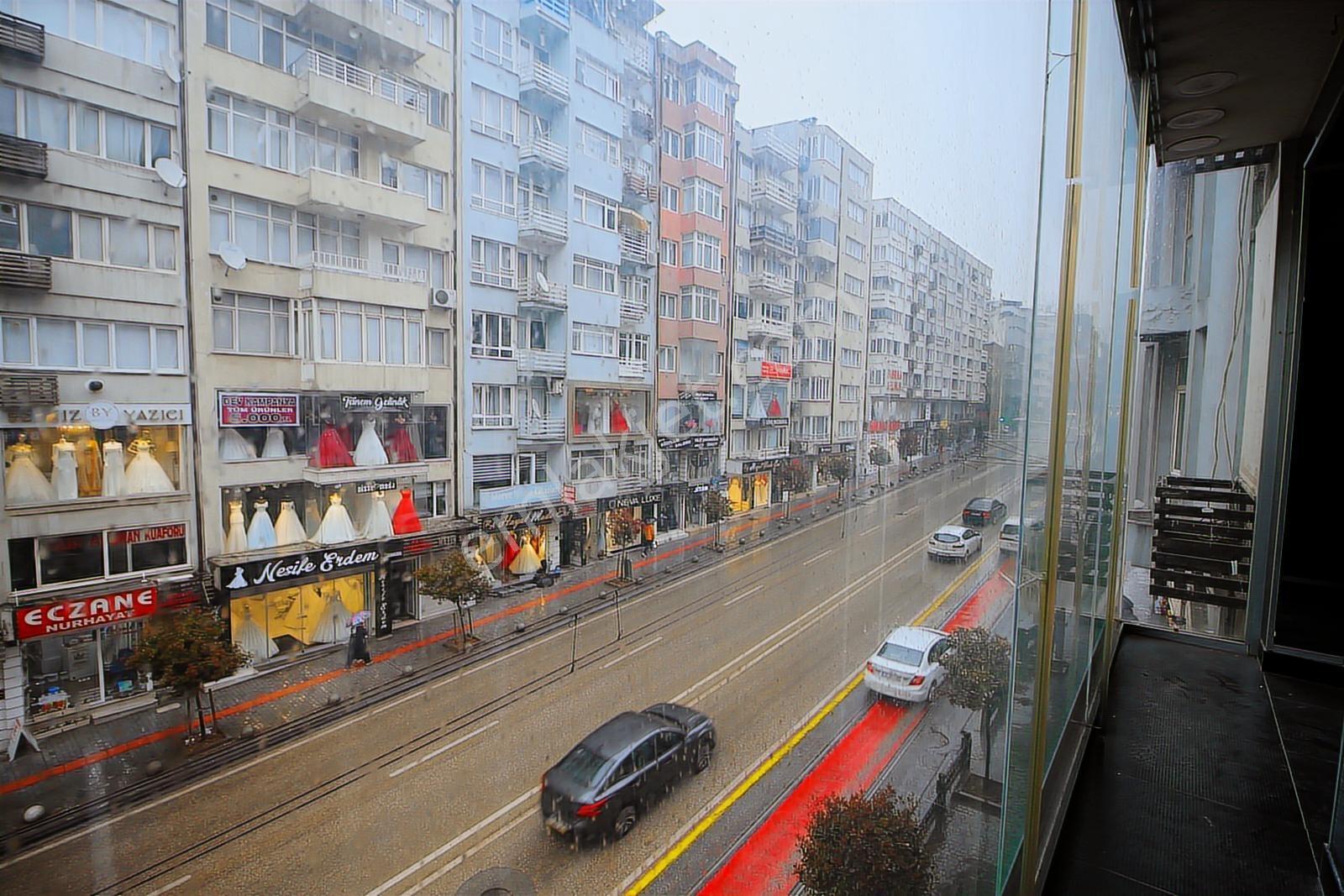 Altıparmak'ta Cadde Üstü Kiralık Mağaza - Görsel 16