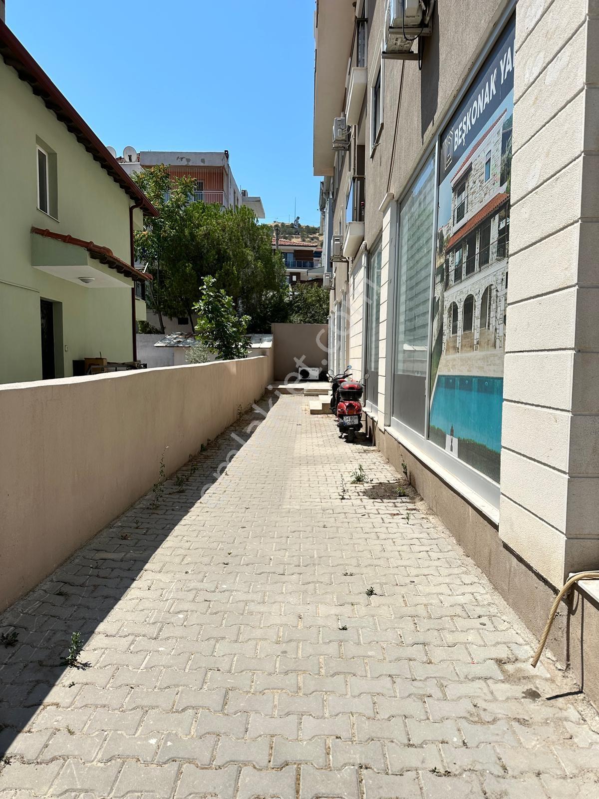 Foça Kazım Dirik Mah. Merkezi Konum Kiralık Dükkan - Görsel 30