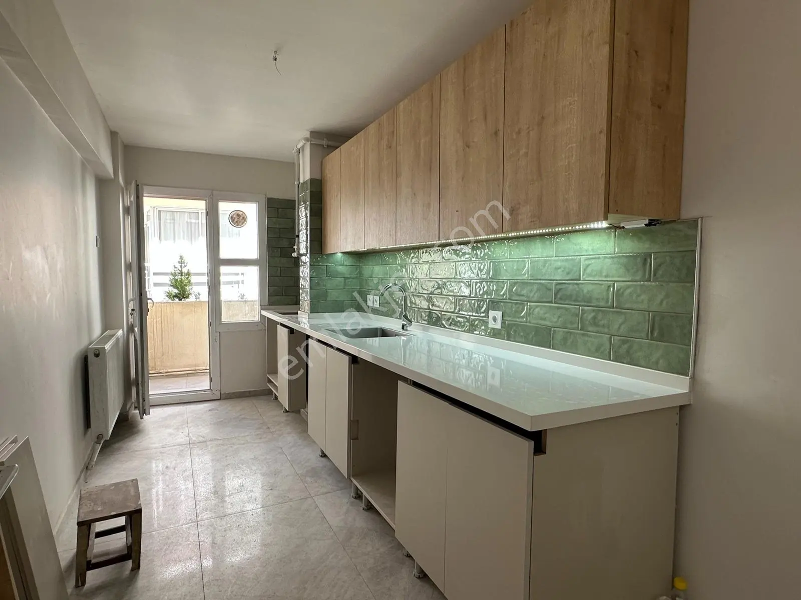 Hatay Cadde Paralelinde 3+1 130m2 Arakat Tadilatlı Dogalgazlı Da