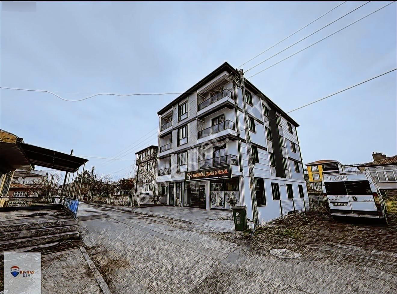 Remax Dem'den Atatürk Mah Satılık Eşyalı 1+1 Daire