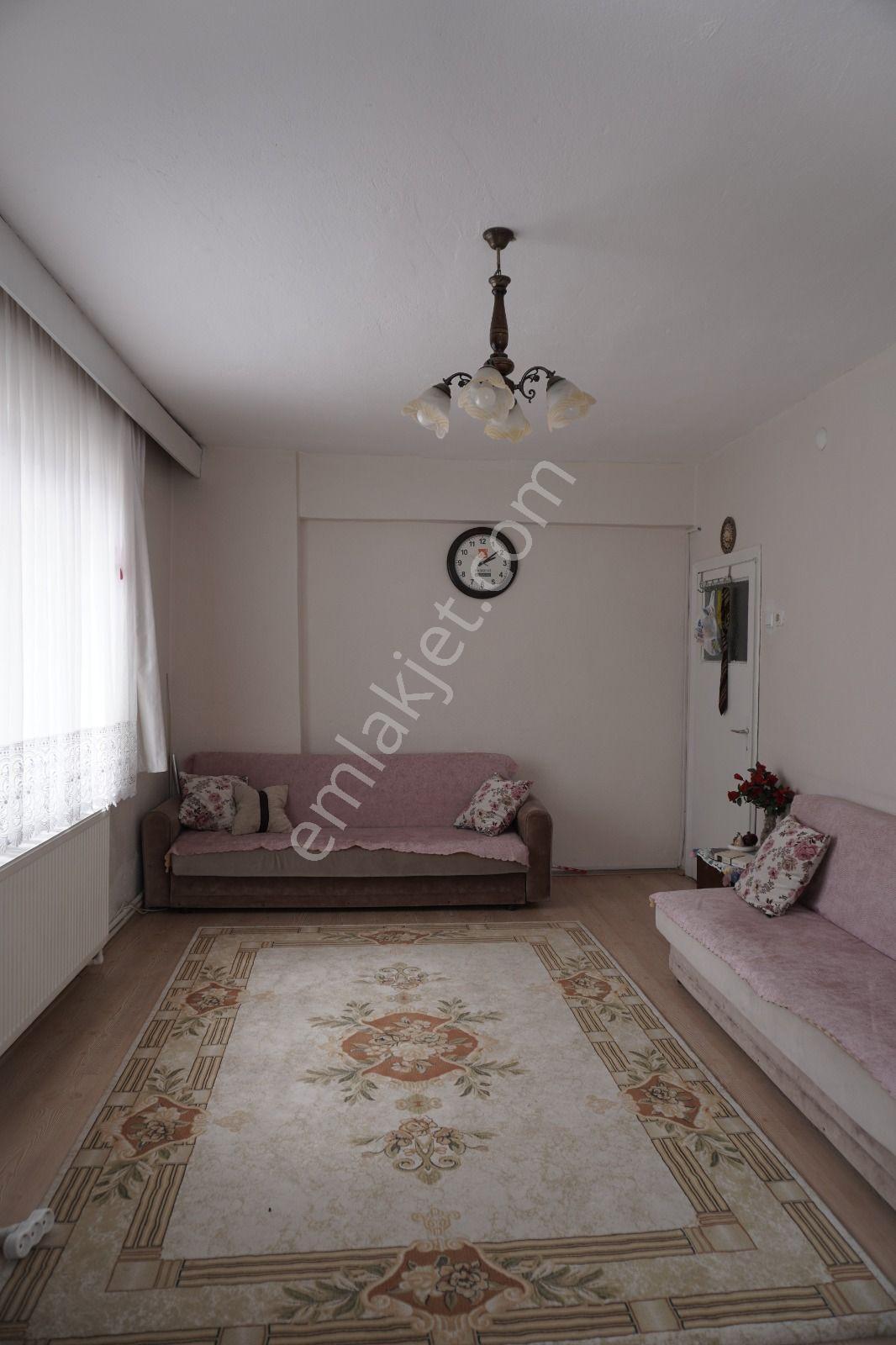 Akçay Emlak'tan Akşehir Stadyum Civarında Bakımlı Satılık 3+1 Daire - Görsel 6