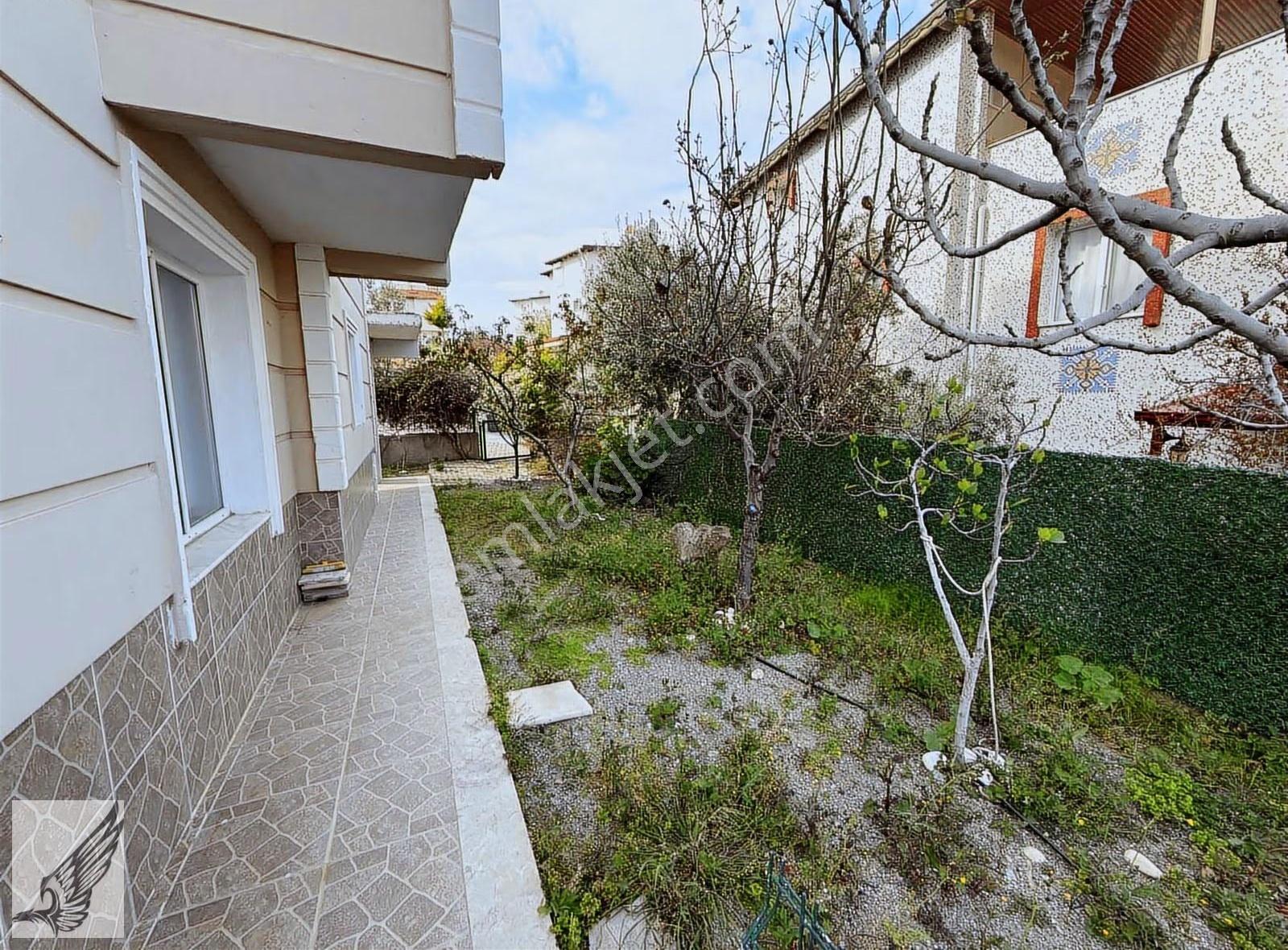 Seferihisar Zümrütevler Sitesinde Müstakil 3+1 Villa - Görsel 16
