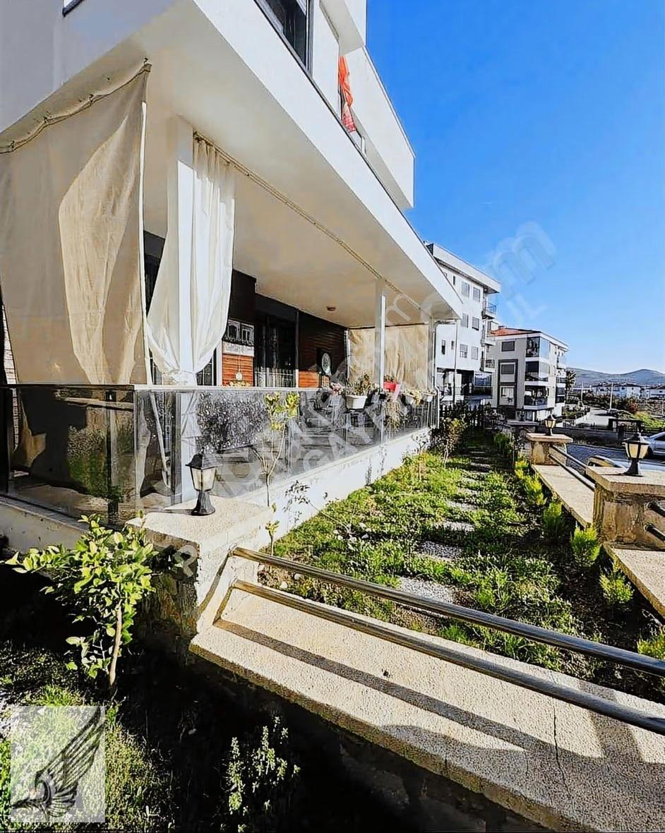 Camıkebır Mahallesinde Satılık 3+1 Villa