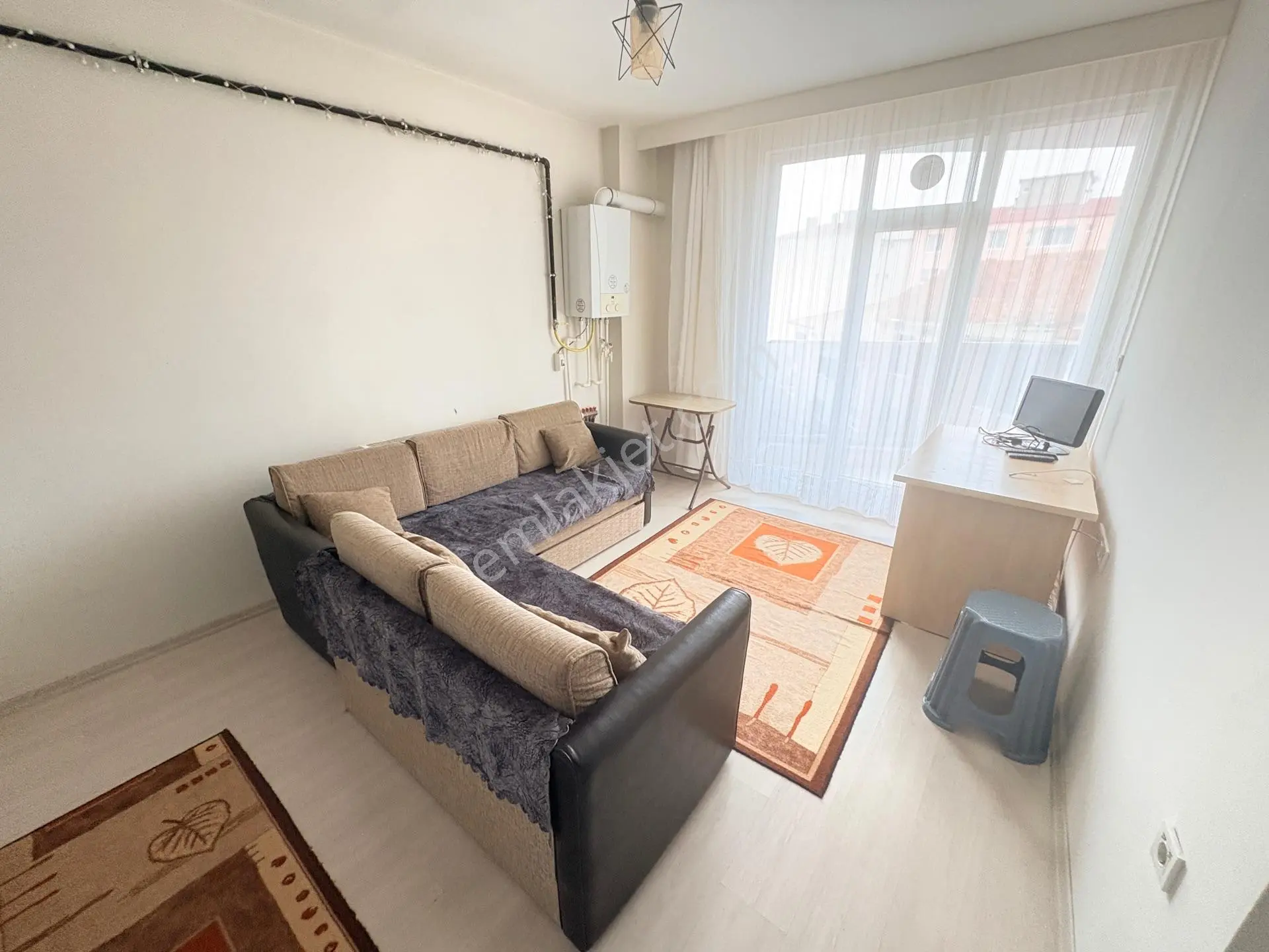 Marmara'dan Yançıkcı Şahinde 1+1 Geniş Kiralık Daire