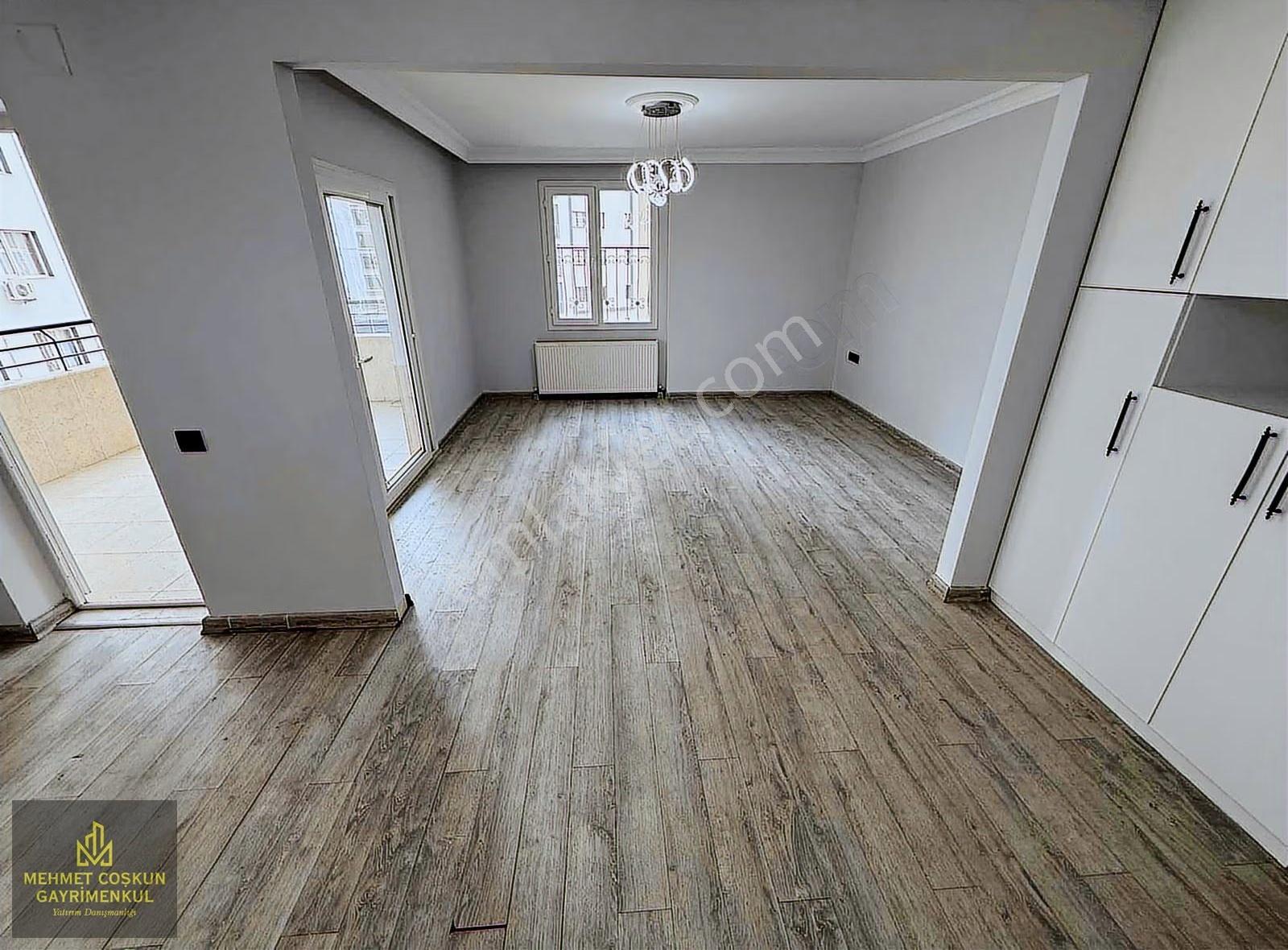 Huzurevlerinde Az Katlı Geniş Oturumlu Satılık 4+1 Daire - Görsel 5