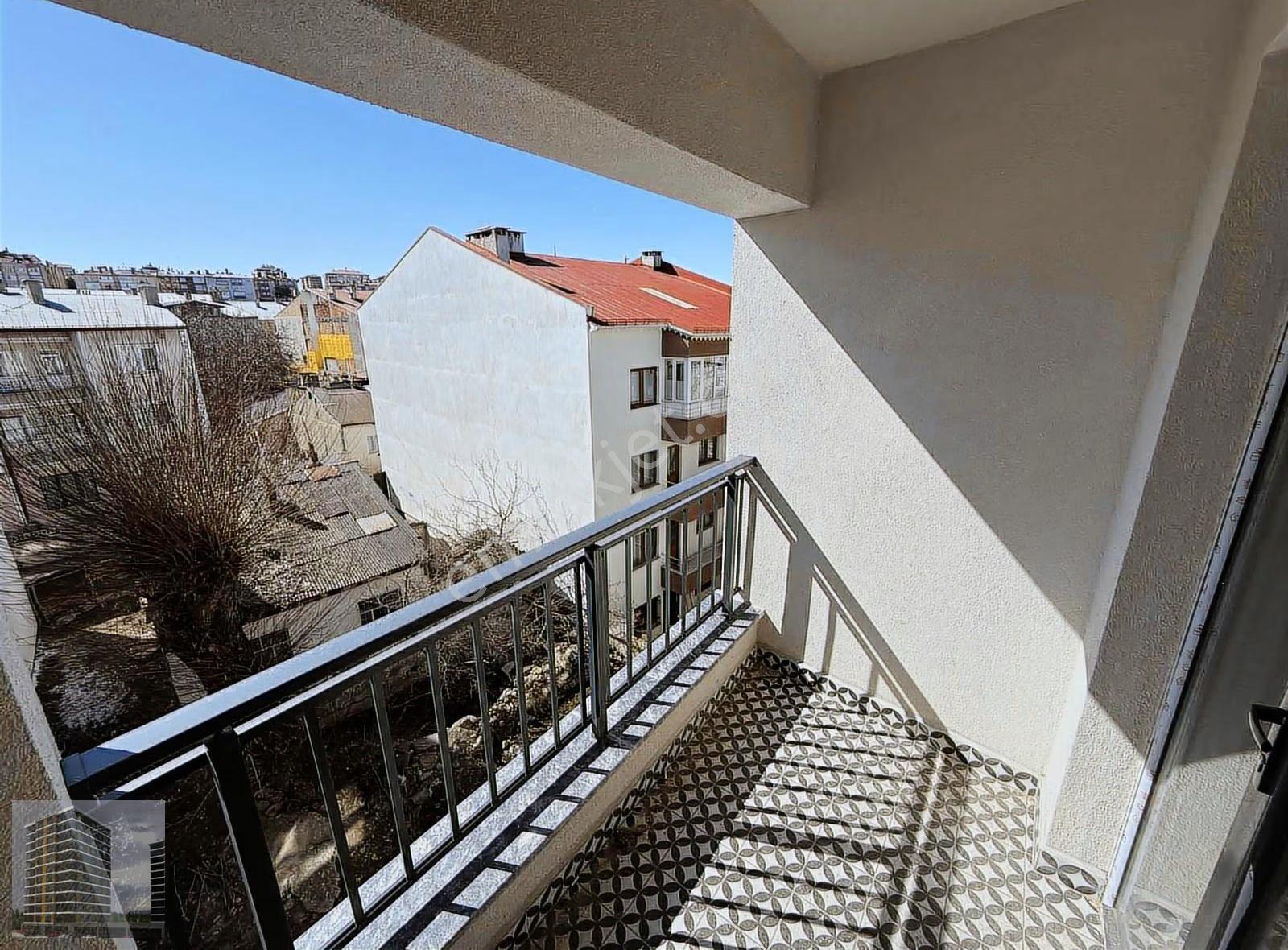 Öz Urhanlar Emlaktan Akdeğirmen Mah. 2+1 Masrafsız Loft Daire - Görsel 6