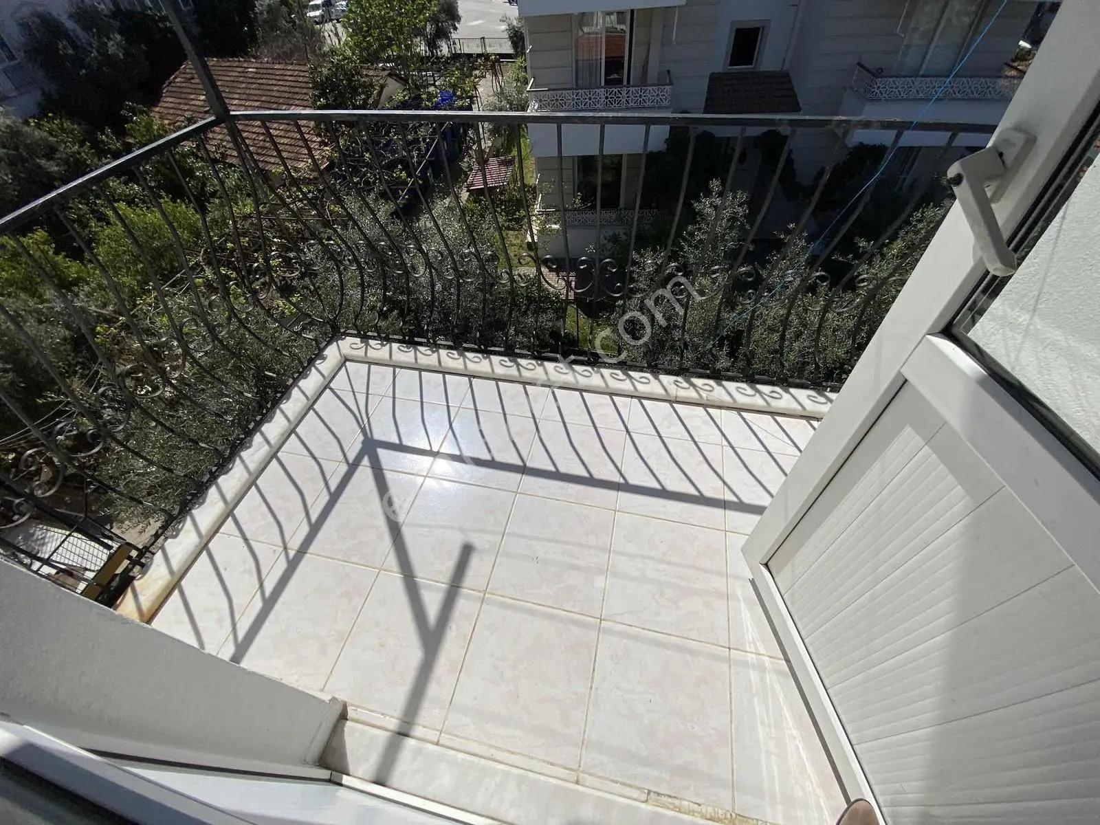 Tuzla'da 2+1 Ayrı Mutfak Eşyalı Kiralık Daire - Görsel 7