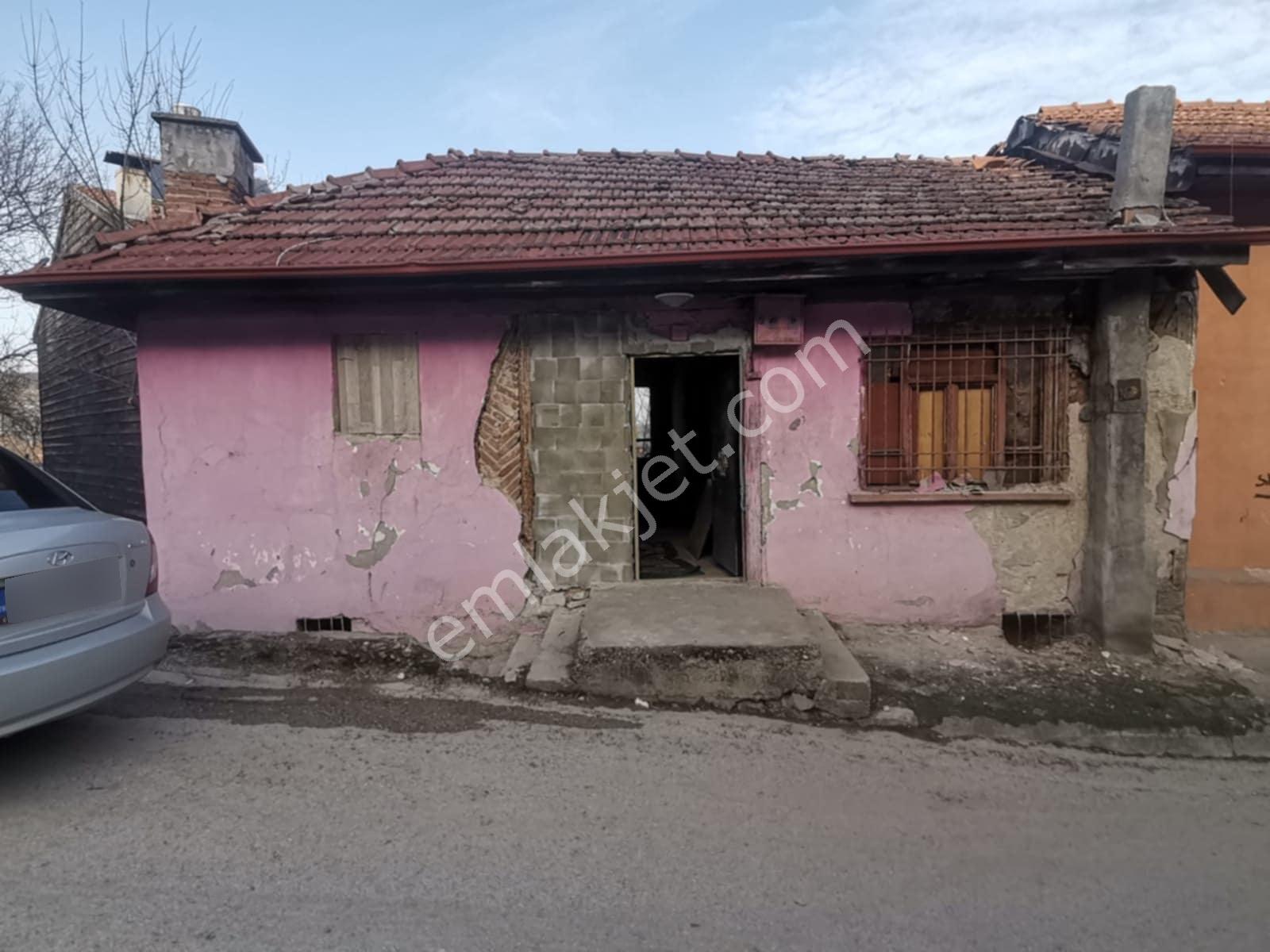 Ak Mescit Mahallesin De Satılık Eski Bina Arsa Fiyatına - Görsel 5