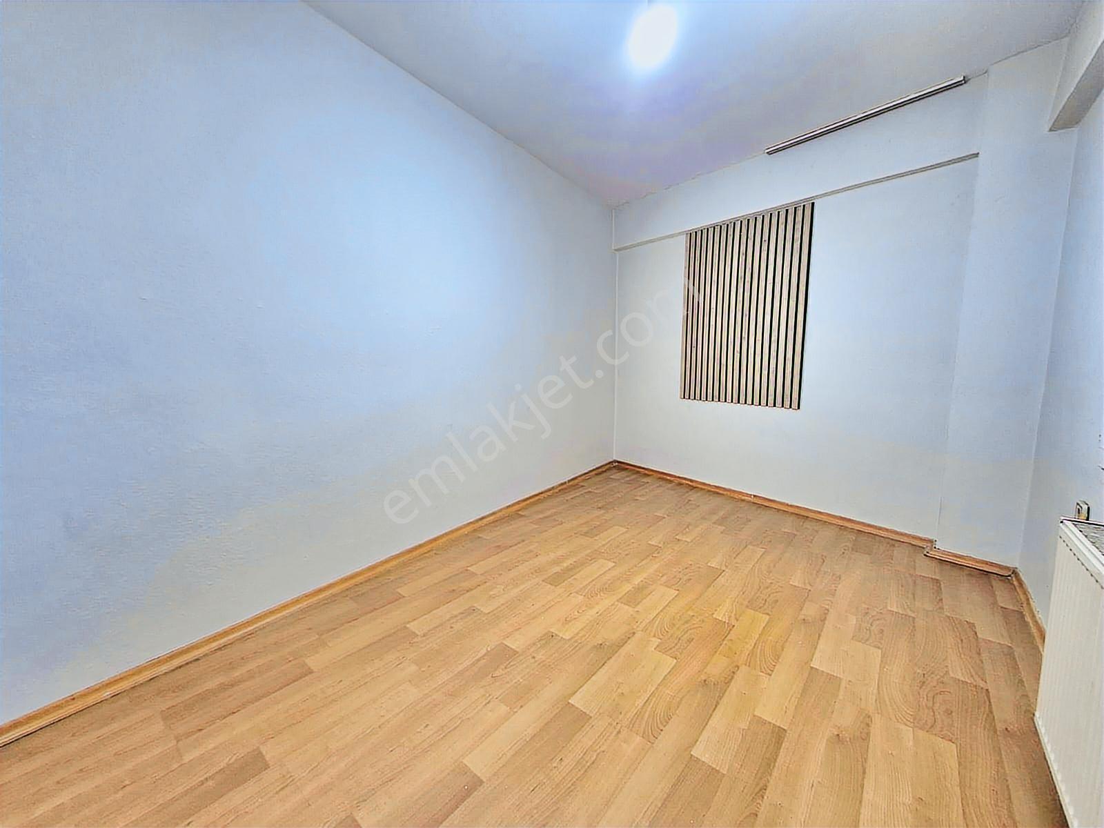 K.yaka Bahariye Sevgi Yolu Üzeri Asansörlü D.gazlı 3+1 150m2 - Görsel 9