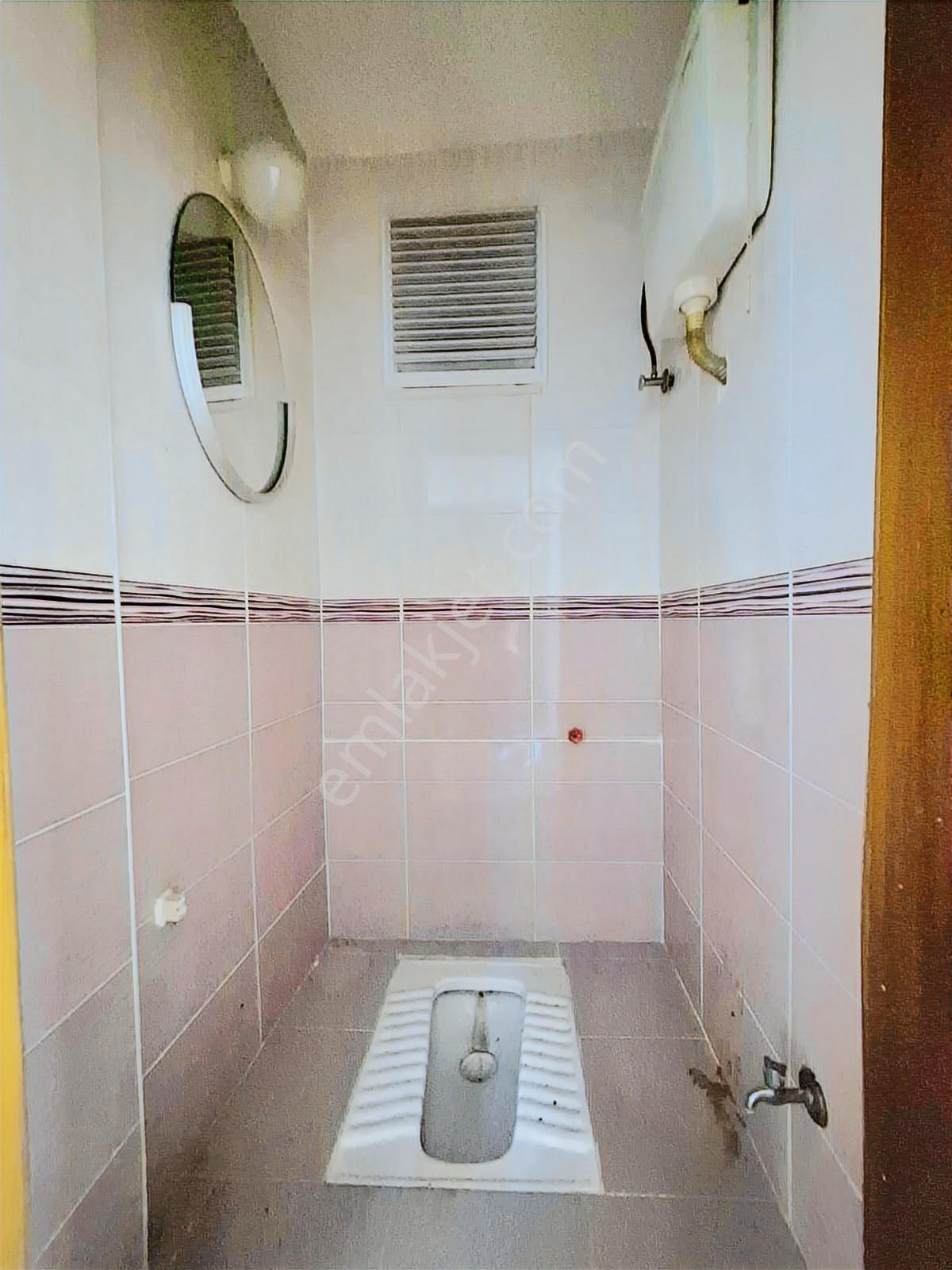 K.yaka Bahariye Sevgi Yolu Üzeri Asansörlü D.gazlı 3+1 150m2 - Görsel 18