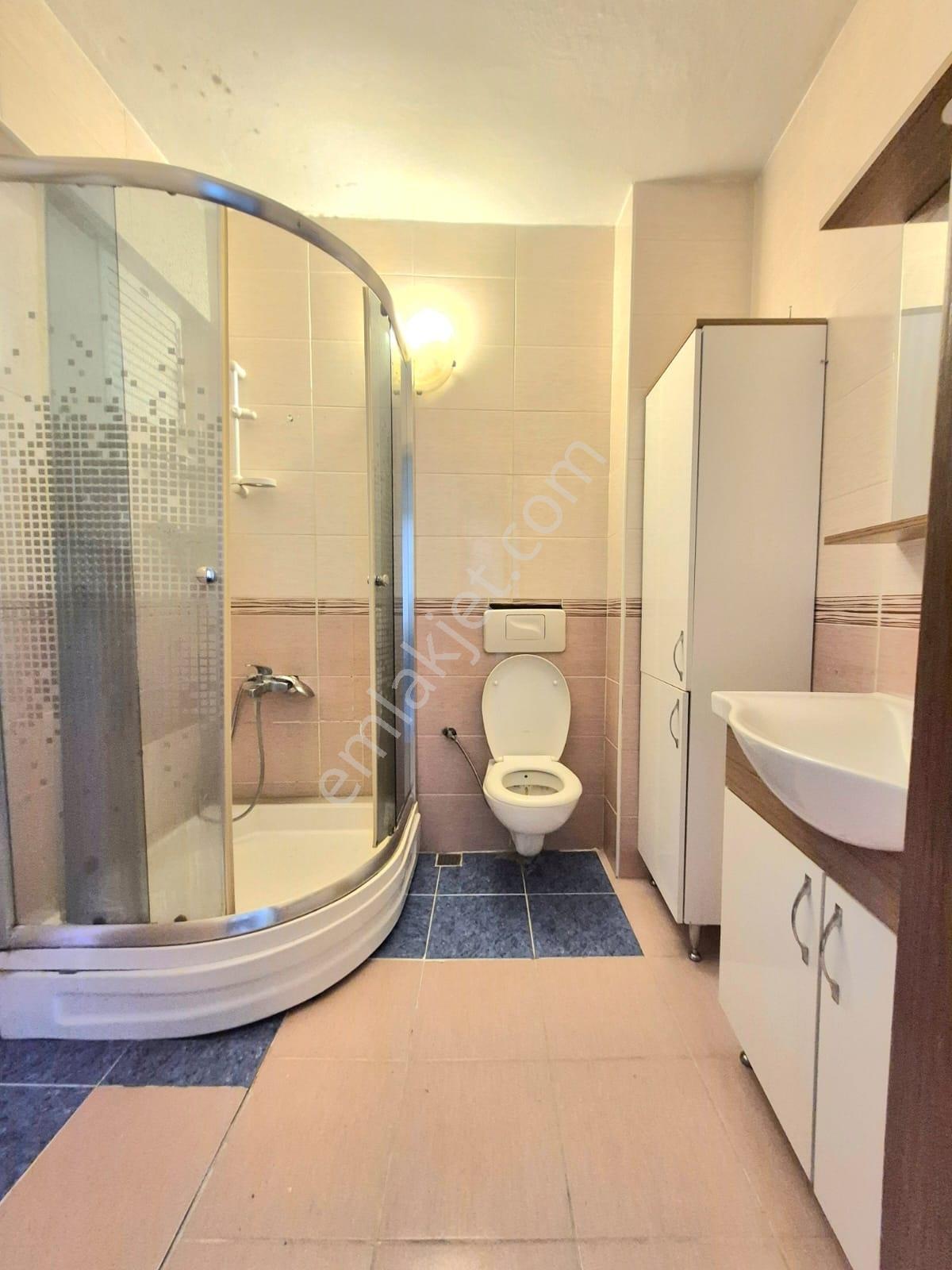K.yaka Bahariye Sevgi Yolu Üzeri Asansörlü D.gazlı 3+1 150m2 - Görsel 32