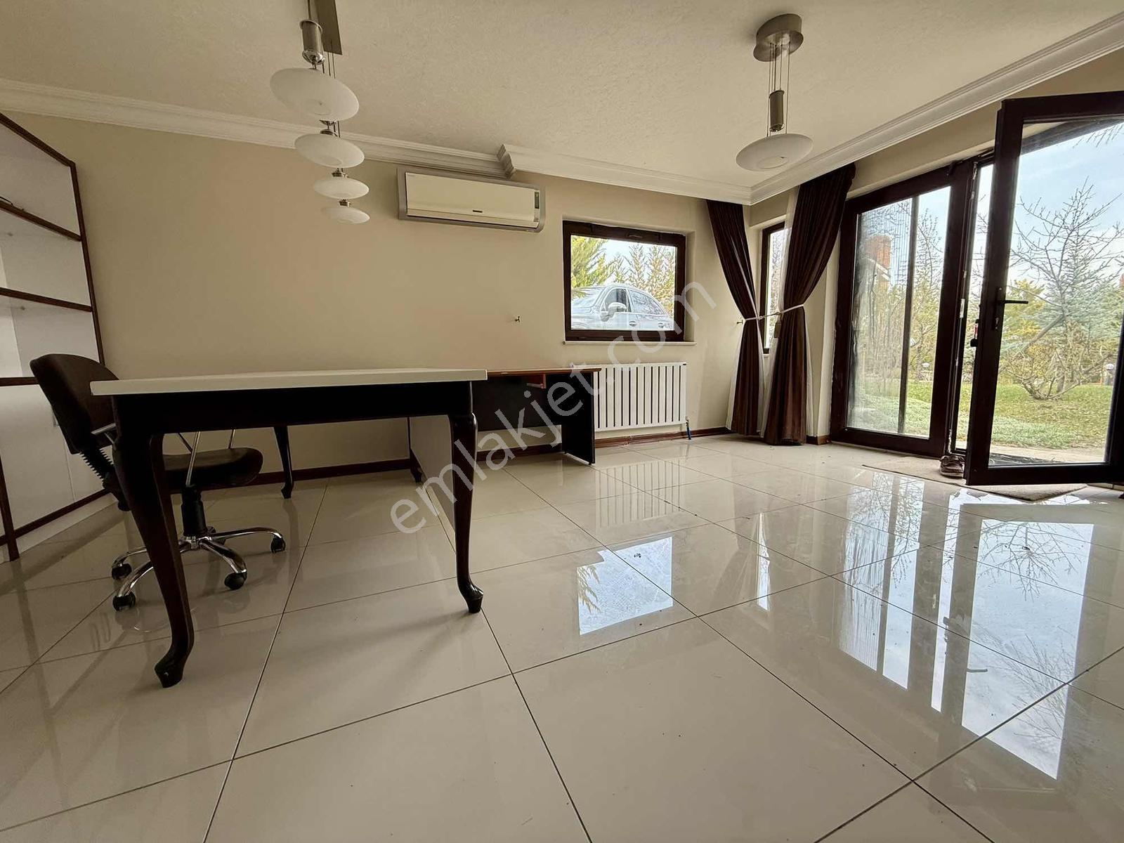 İncek Göl Konakları'nda Kiralık 6+1 Bahçeli Müstakil Villa - Görsel 27