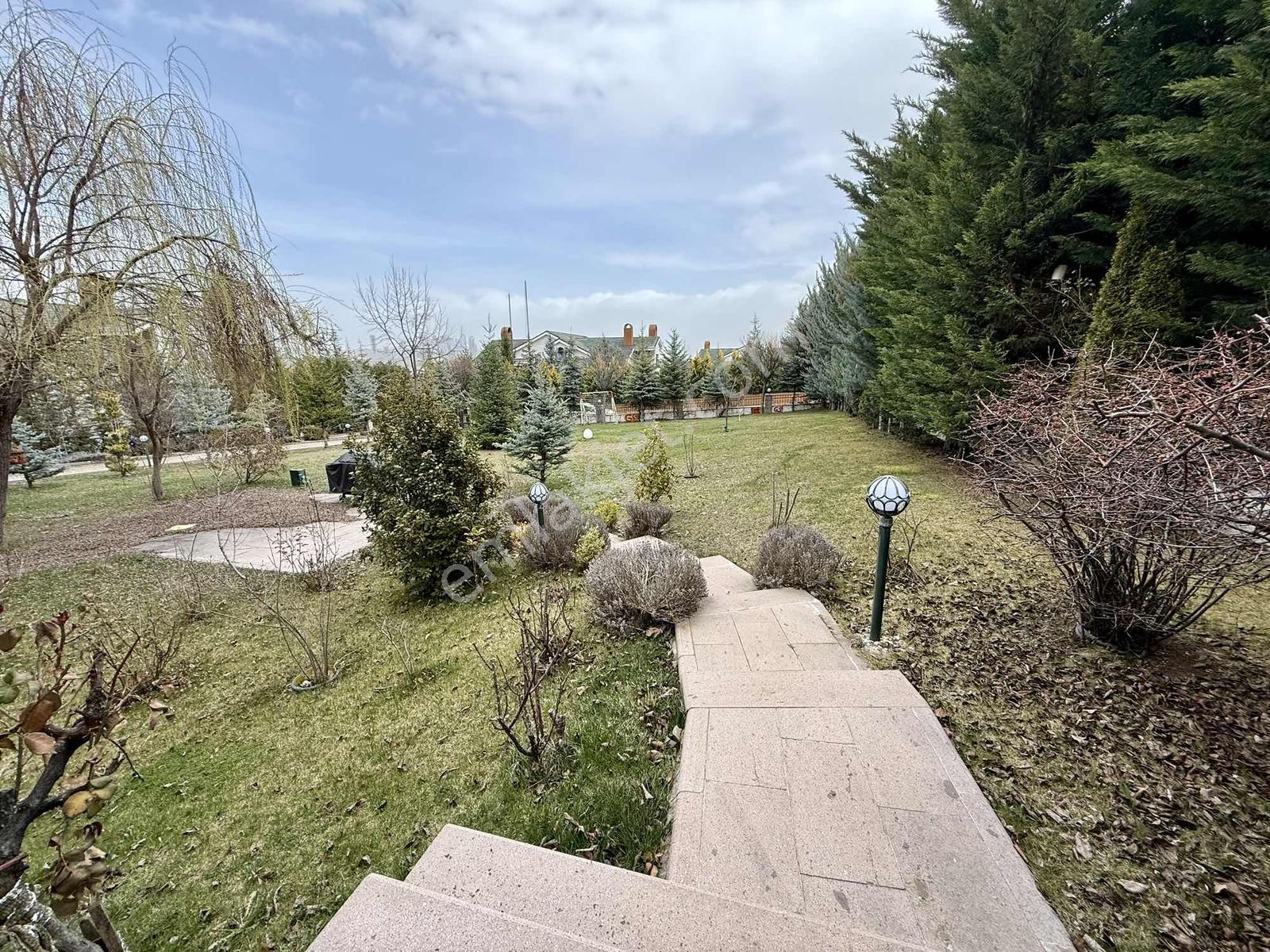 İncek Göl Konakları'nda Kiralık 6+1 Bahçeli Müstakil Villa - Görsel 18