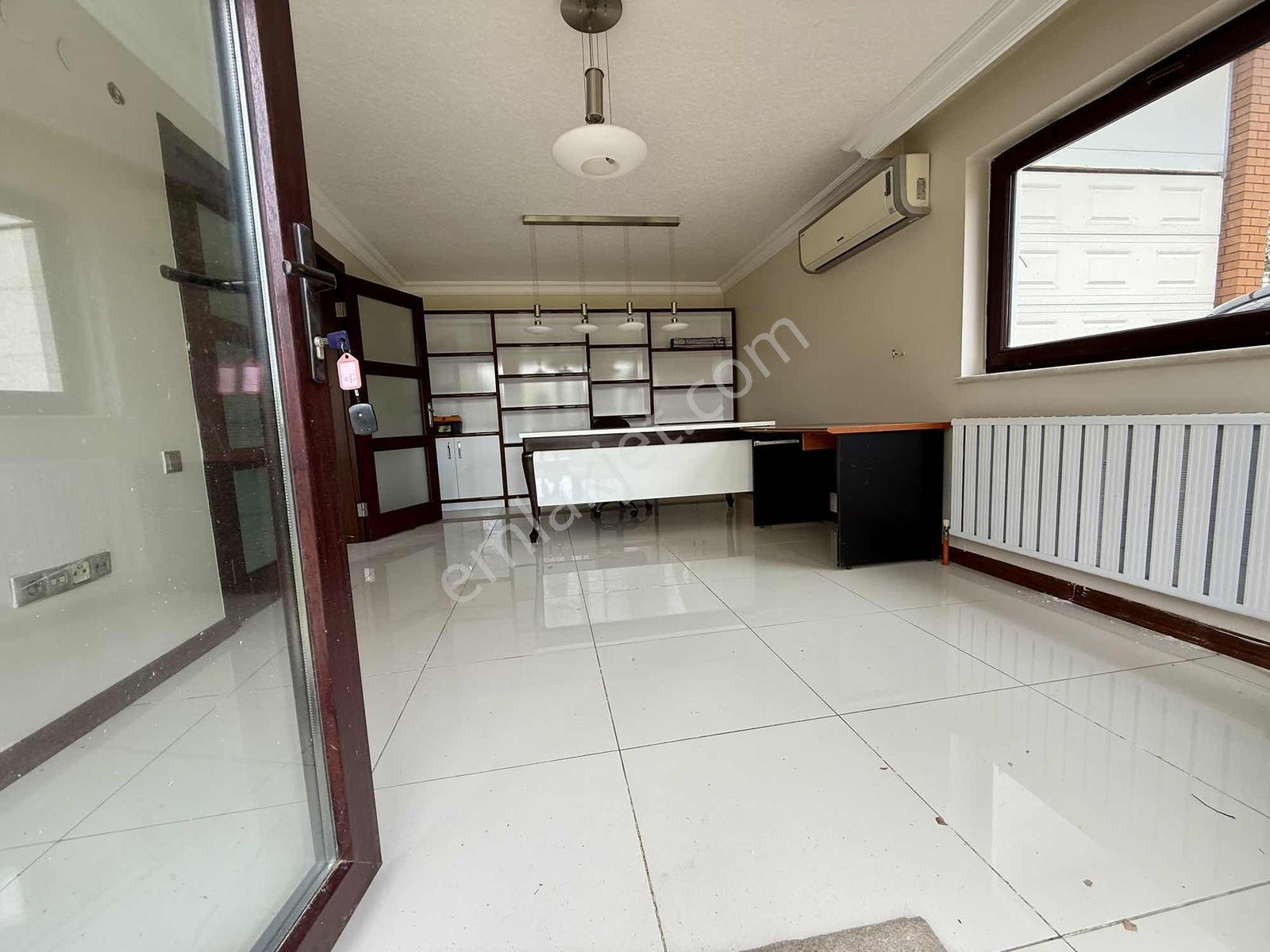 İncek Göl Konakları'nda Kiralık 6+1 Bahçeli Müstakil Villa - Görsel 16