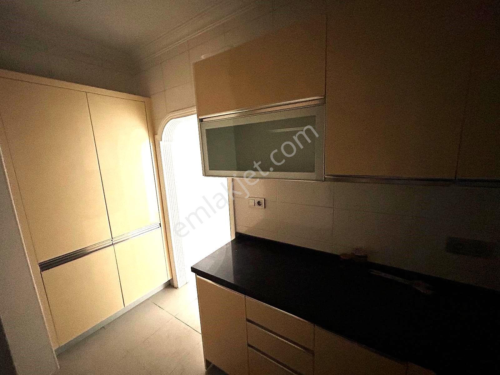 Üsküdar Selimiye'de Merkezi Konum 85 M2 2+1 Satılık Daire - Görsel 2