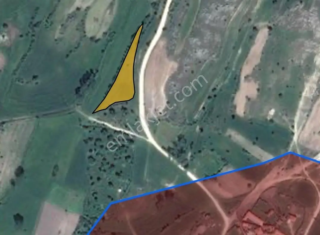 Atuğ Emlak Tan Hacıfaklı Da 3688 M2 İmar Sınırına Yakın Arazimiz