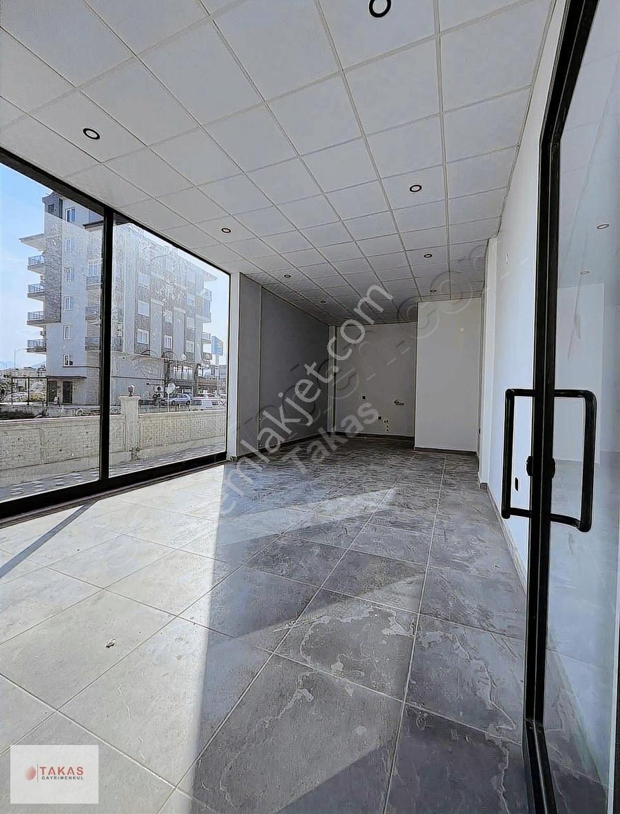 İskanlı Sıfır Merkezi Lokasyon 120m2 Boş Satılık Dükkan - Görsel 2