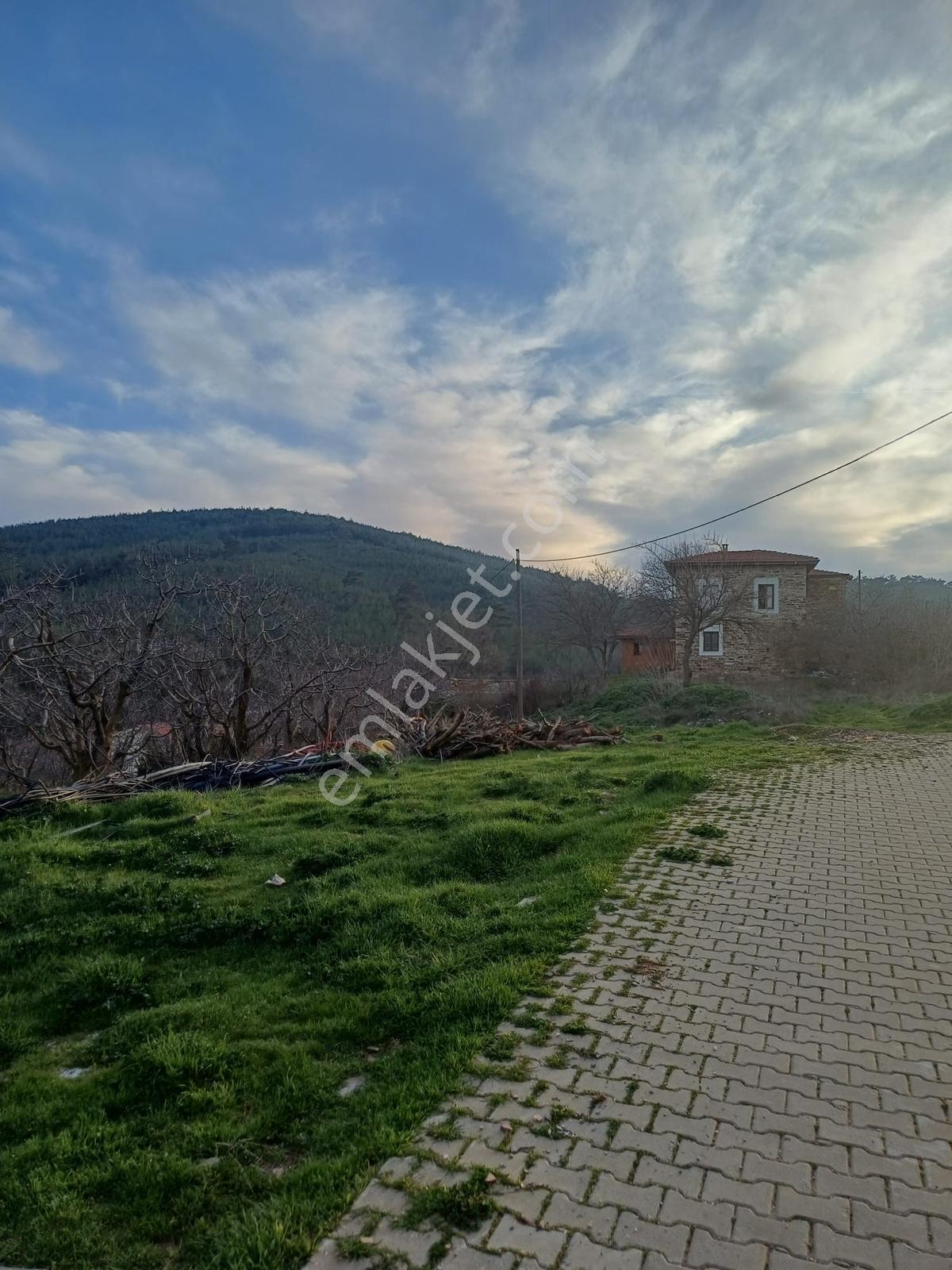 İzmir Bayındırda Dernekli Mah.üç Cepheli Arsa - Görsel 4