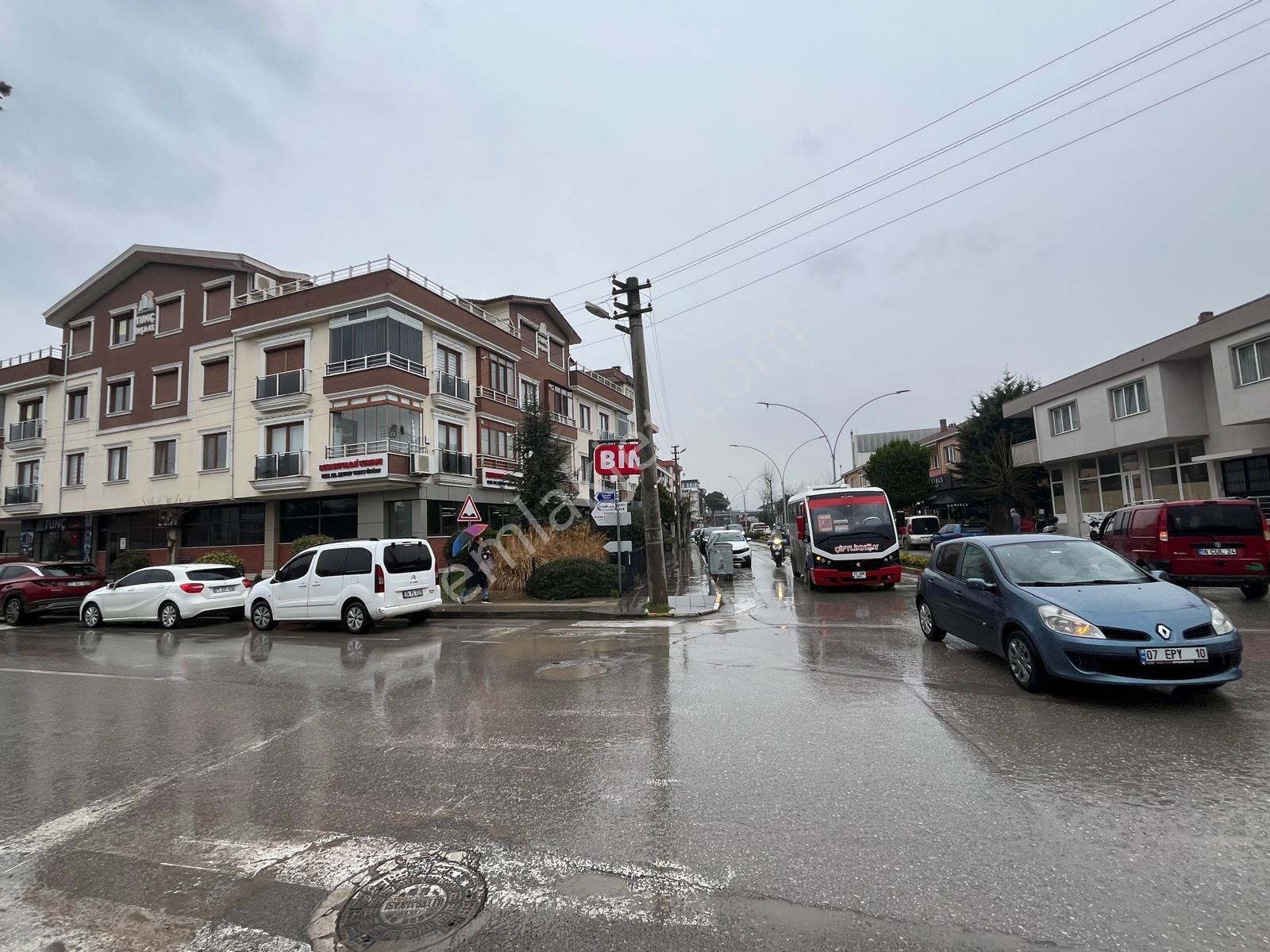 3+1 Arakat Yeni Bina (çok Geniş)barbaros Bulvarında Denize Yakın - Görsel 28