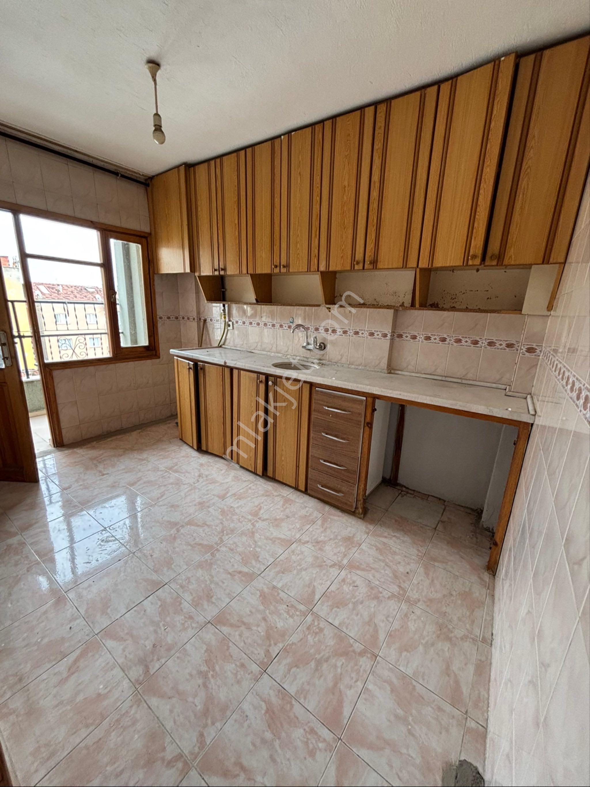 Turgutlu Eymen Emlak’tan Öğretmenler Evi Civarı Kiralık Daire