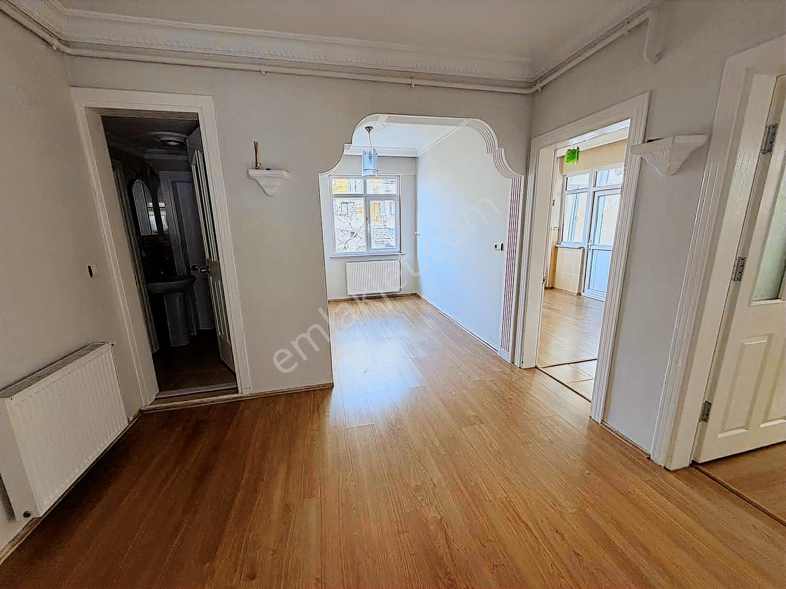 2+1 Ara Kat Temiz Düzgün Ve Merkezi Konumda Kiralık Daire - Görsel 2