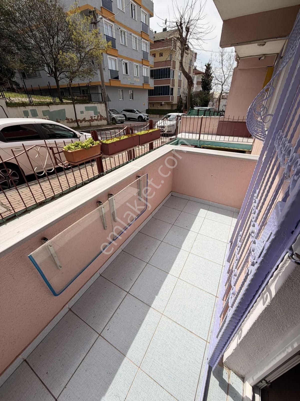 2+1 Ara Kat Temiz Düzgün Ve Merkezi Konumda Kiralık Daire - Görsel 3