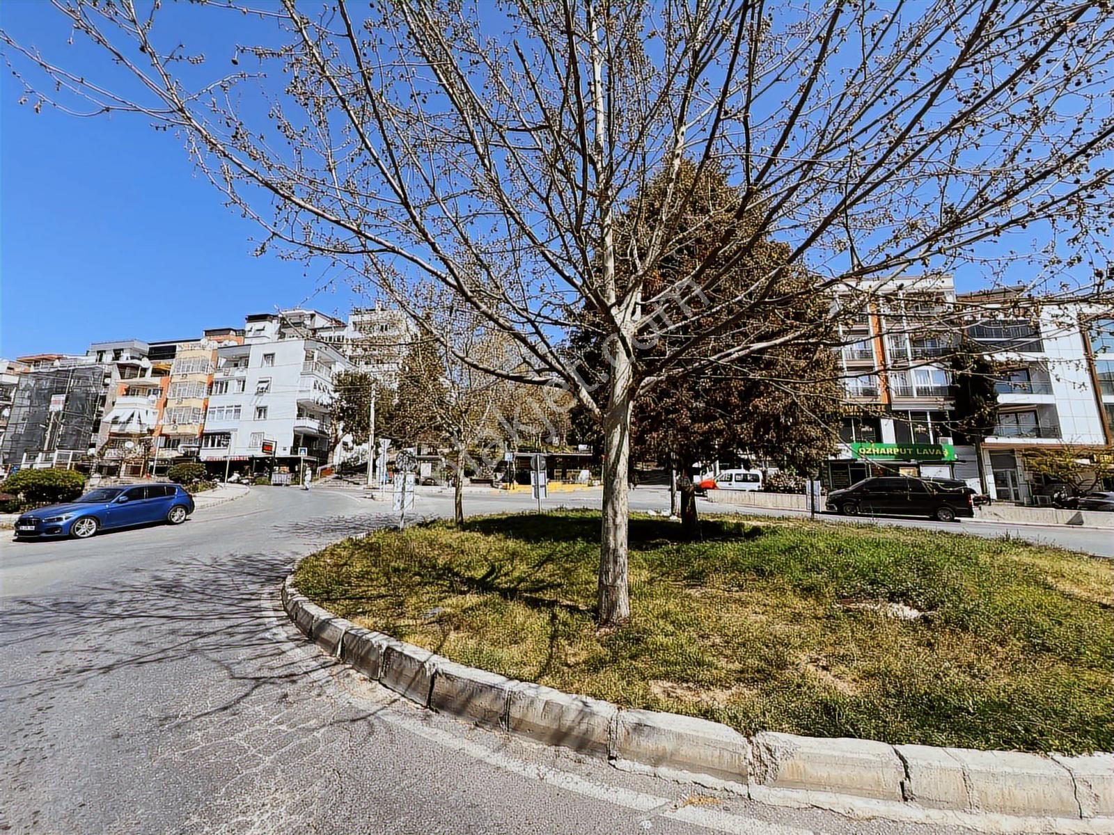 Tahsin Yazıcıda Cadde Üzeri Merkezi Konumda Ara Kat Fırsat Daire - Görsel 25