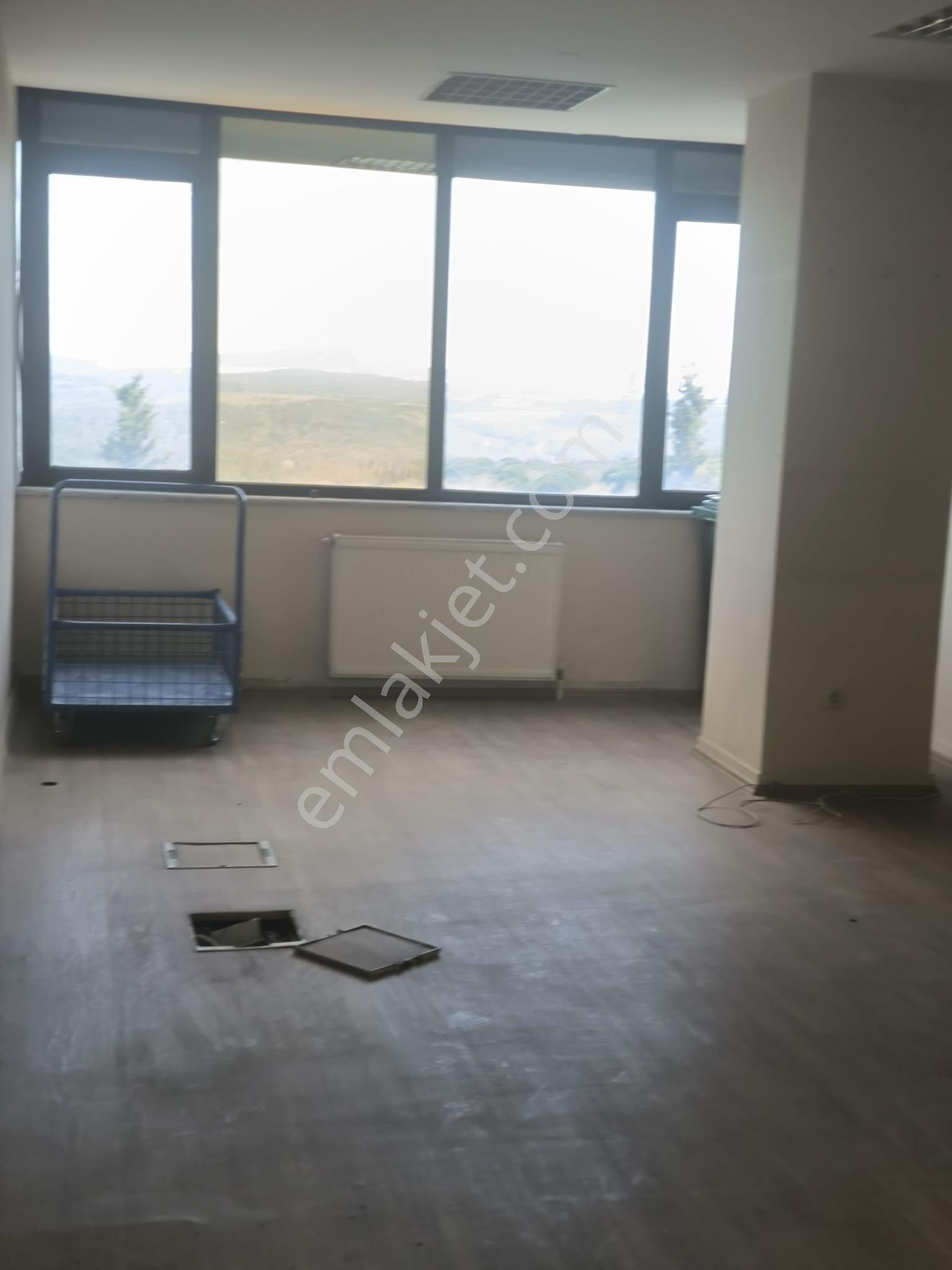 Kavacık Plazalar Bölgesinde Deniz Ve Doğa Manzaralı 600 M Ofis - Görsel 14