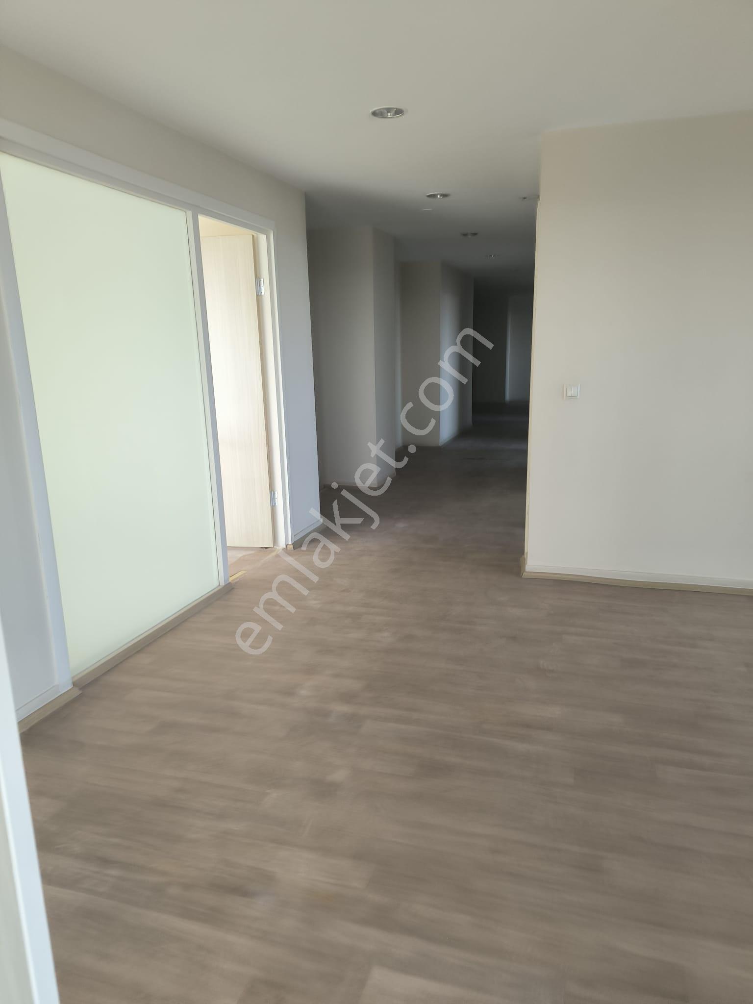 Kavacık Plazalar Bölgesinde Deniz Ve Doğa Manzaralı 600 M Ofis - Görsel 9