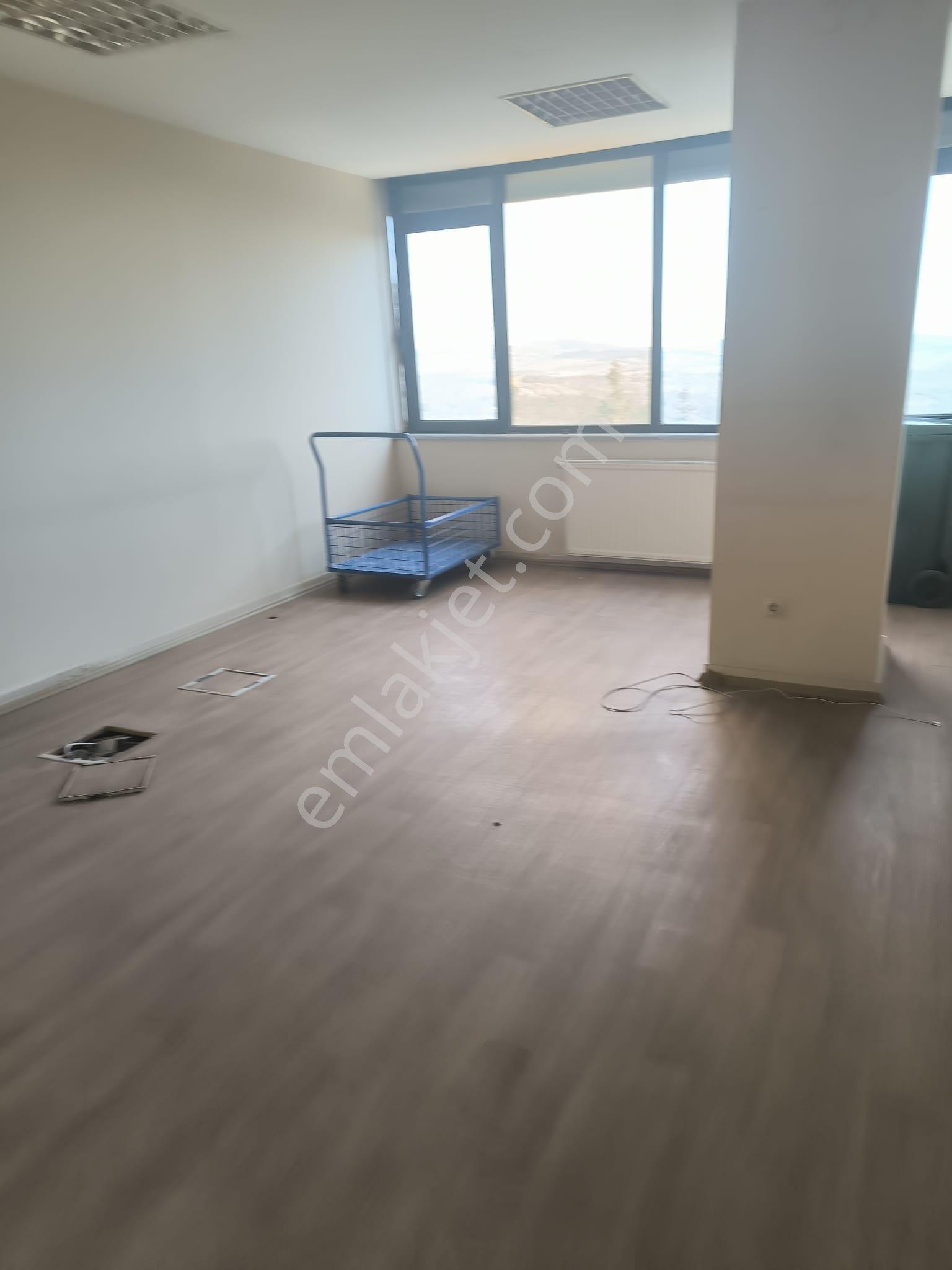 Kavacık Plazalar Bölgesinde Deniz Ve Doğa Manzaralı 600 M Ofis - Görsel 8