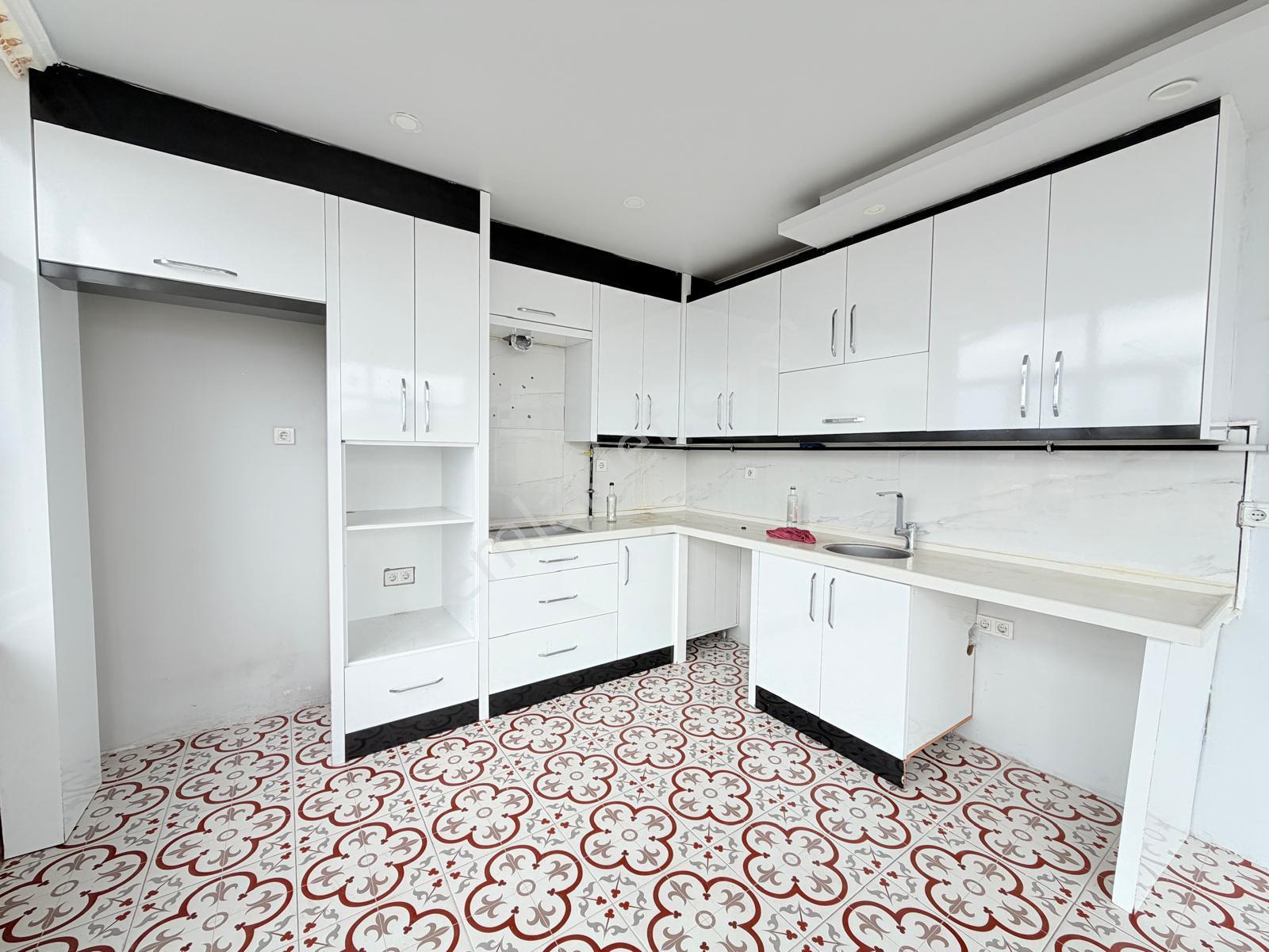 🏡 Göl-san Gayrimenkul’den 🏡 Pınarbaşı Mahallesinde 5+1 Doğalgazlı Dubleks Daire